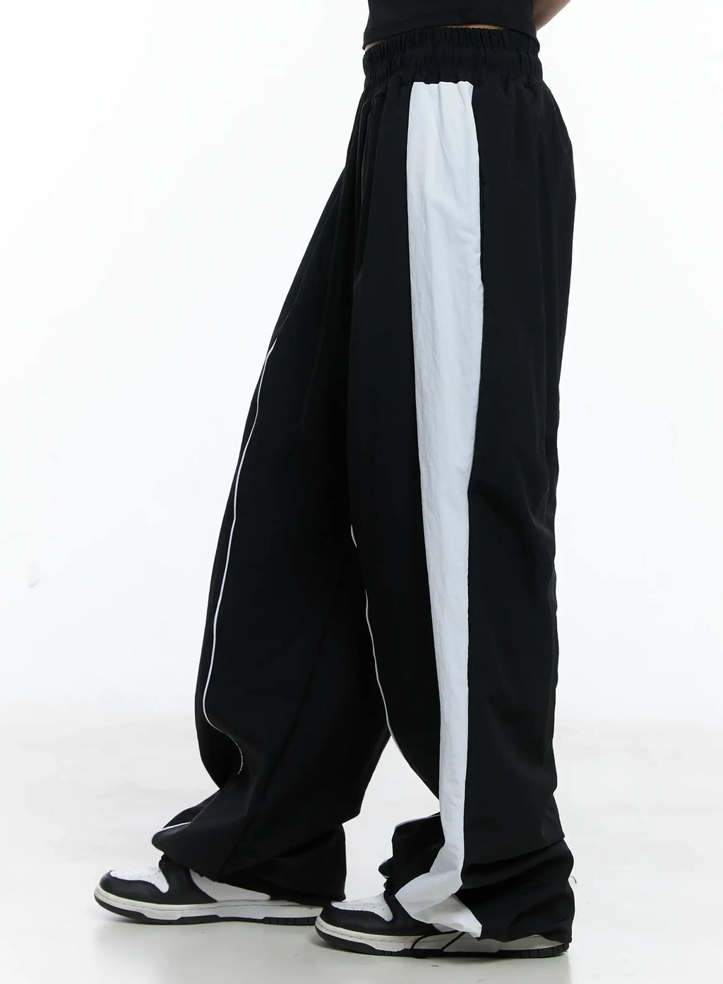 Contrast Stripe Nylon Track pants CS505