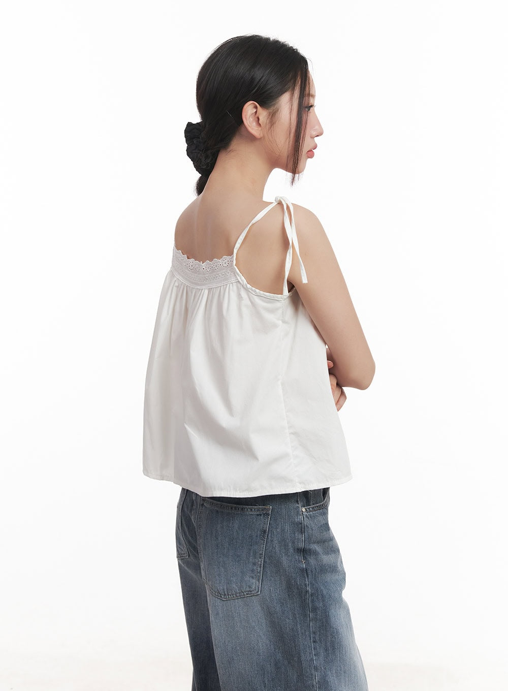 Loose-Fit Lace Trim Cami CM528