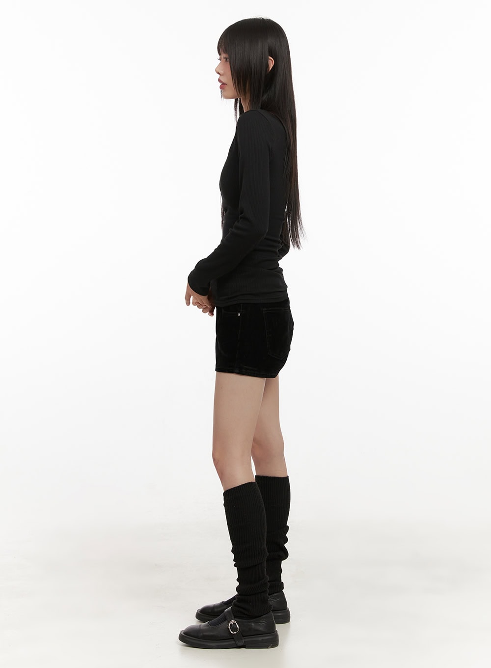 Slim-Fit Buttoned V-Neck Top CD425