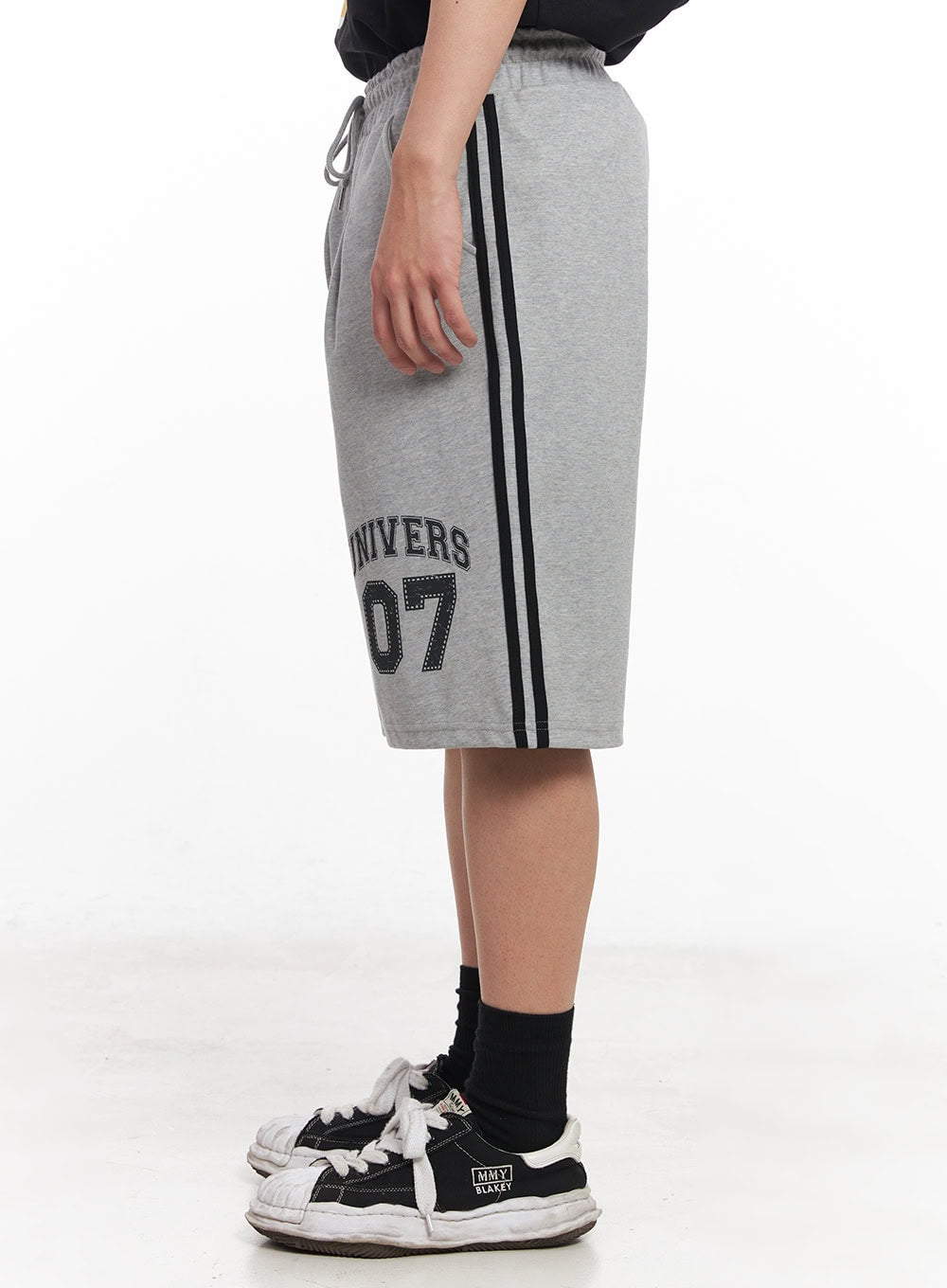 Men's Striped Wide-Fit Sweatshorts IY520