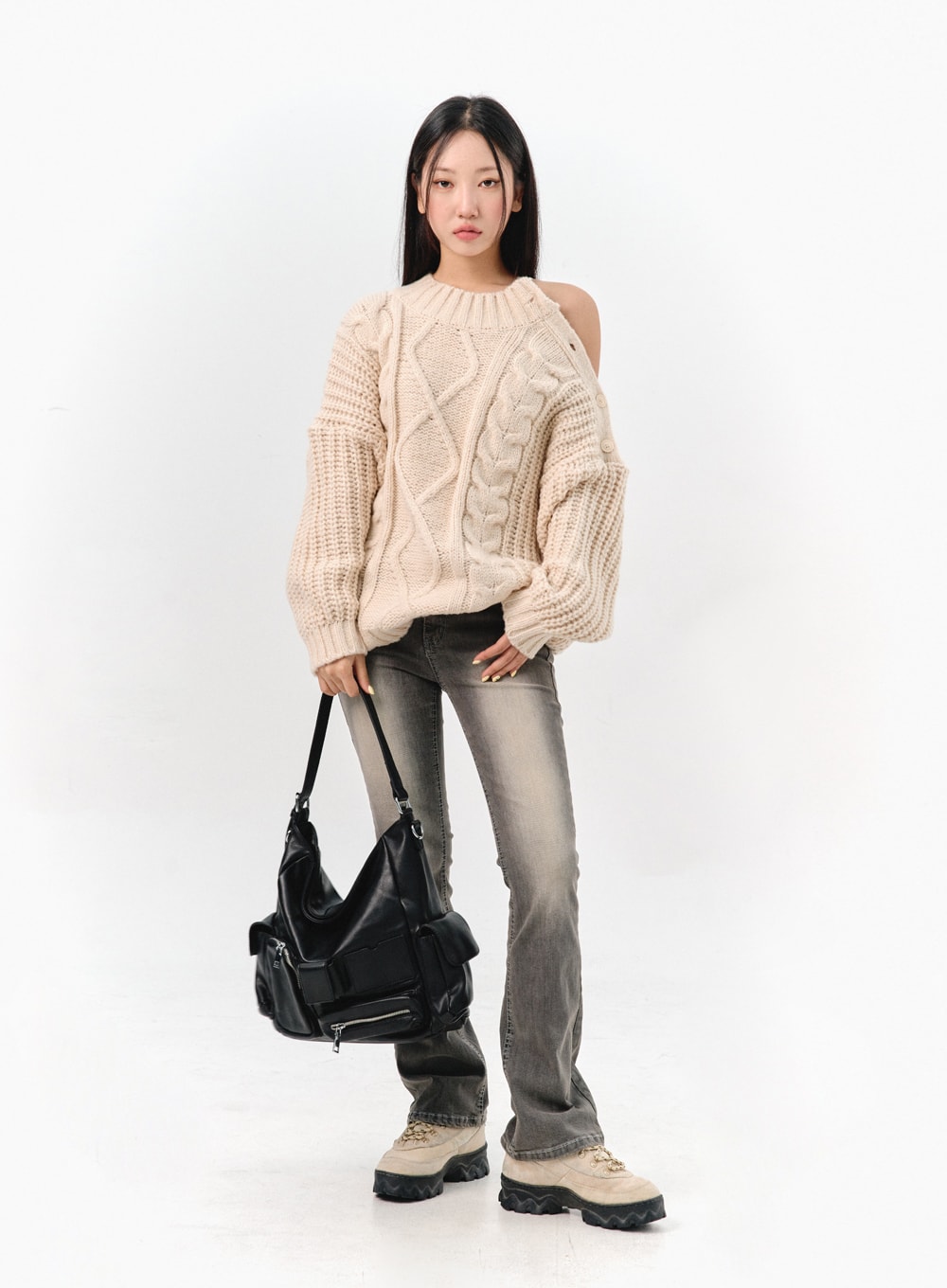 Cable Knit Buttoned Sweater IS301