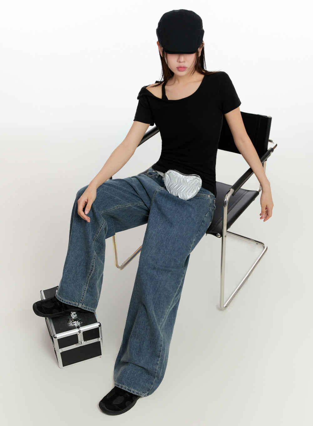 Slim-Fit Buttoned U Neck Top IU509