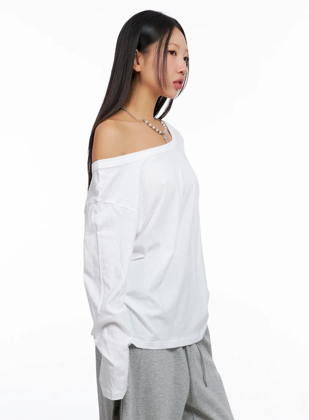 Relaxed Off-Shoulder Long Sleeve Top CO514