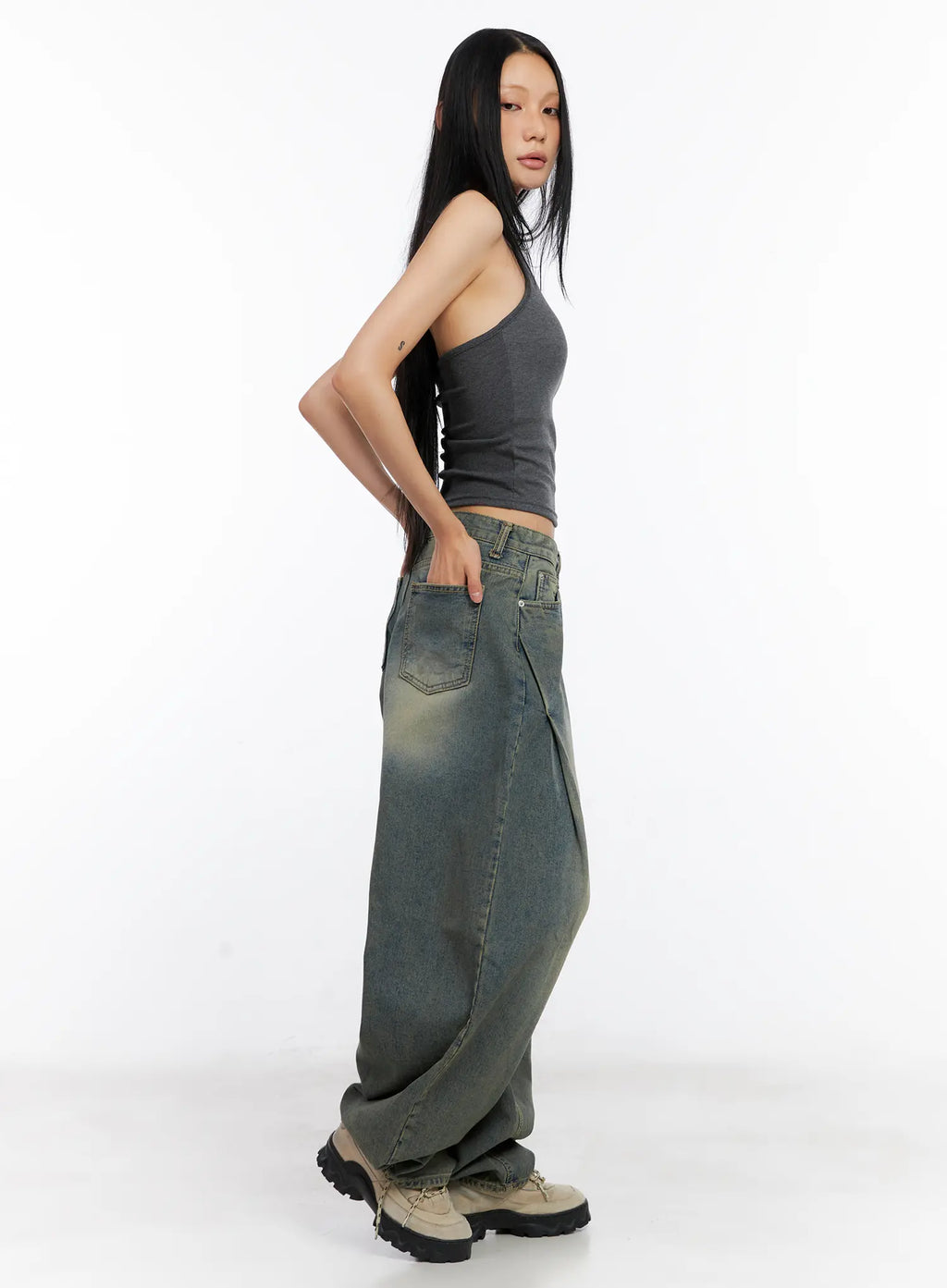 Chowon Washed Wide-Leg Denim Jeans CL530