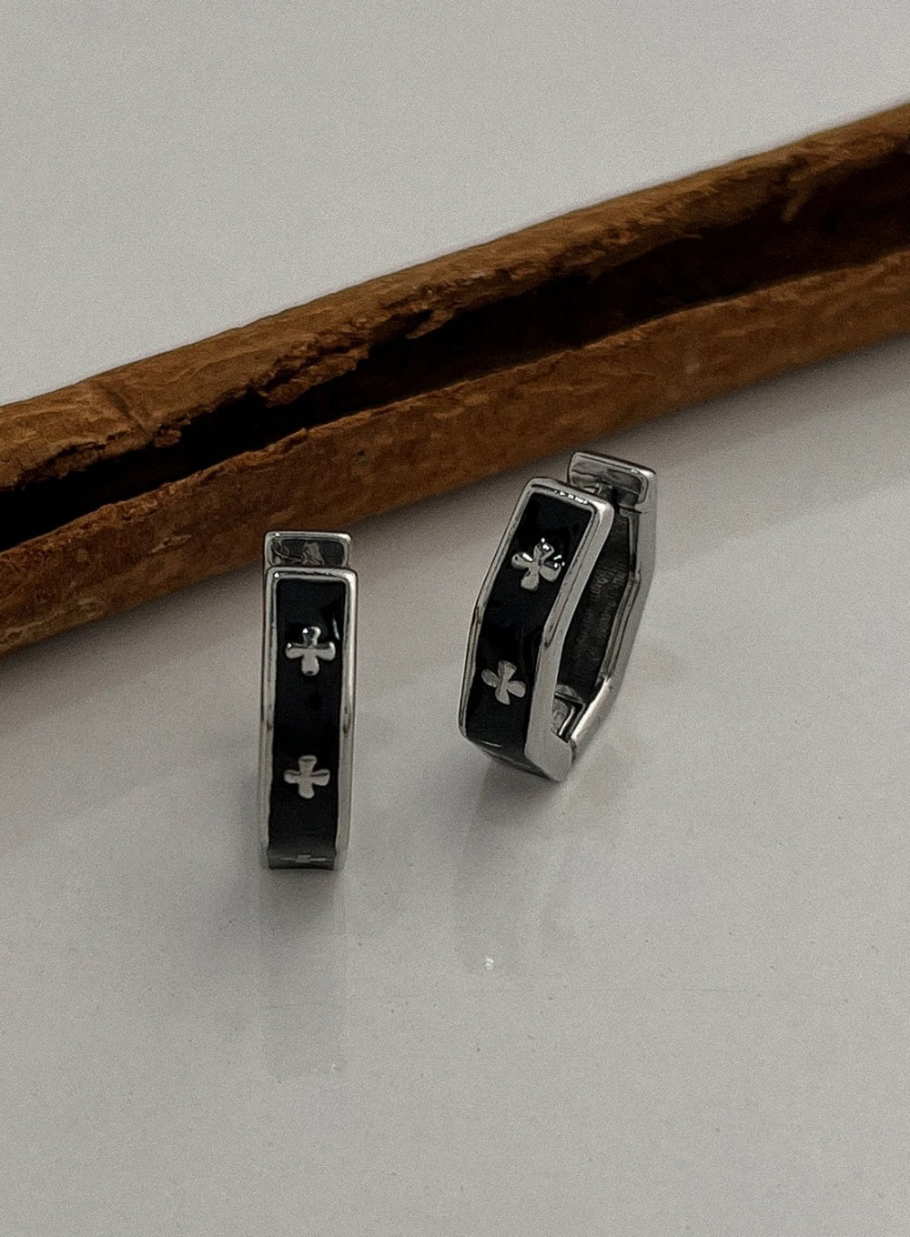 Mini Cross Ring Earrings IL415
