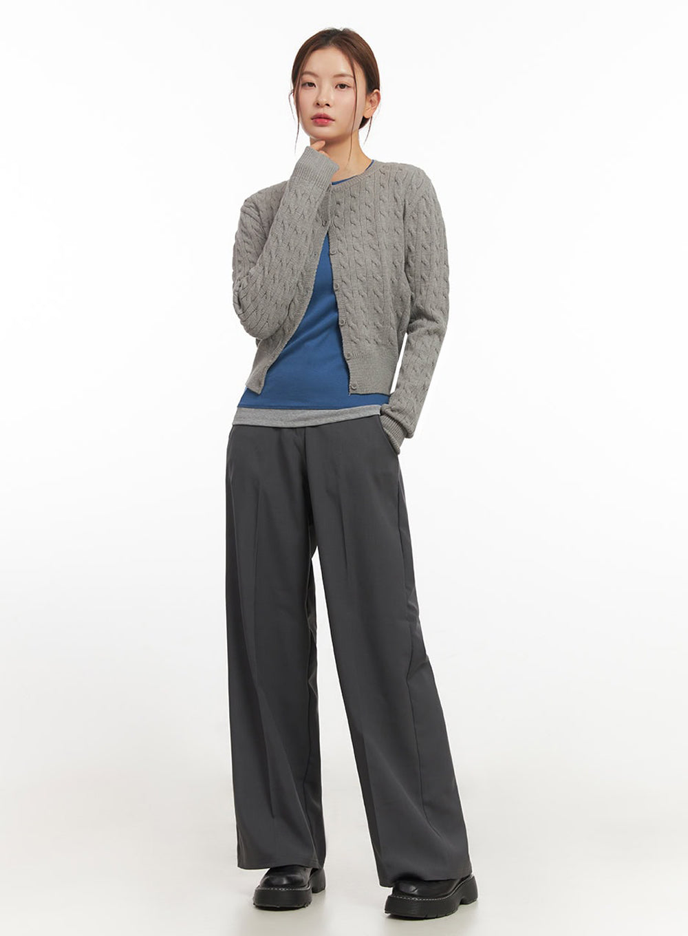 Cable-Knit Buttoned Cardigan IM524