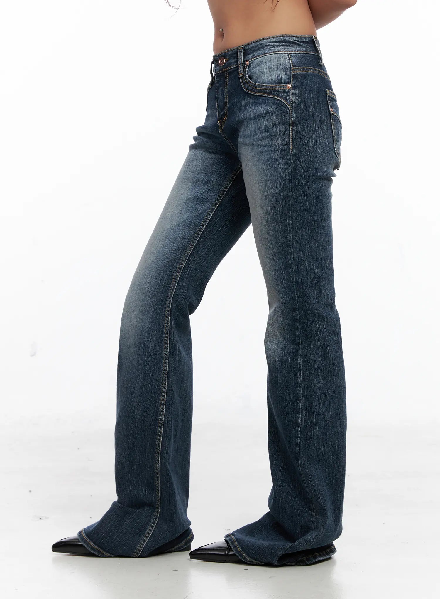 Saanvi Vintage Wash Flare Jeans CS522