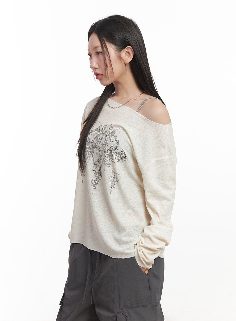 Graphic Off-Shoulder Long Sleeve Top CA518