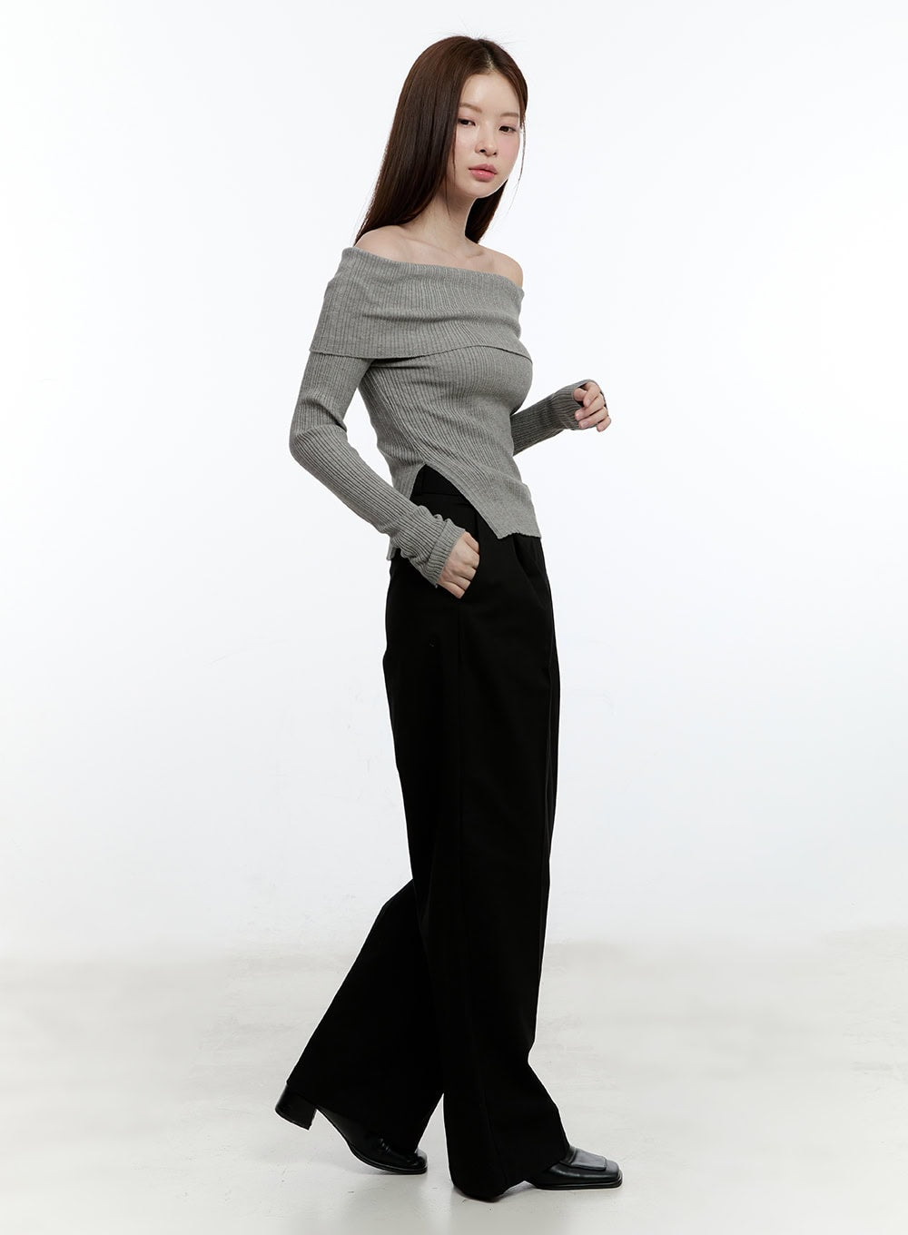 Ribbed Slim-Fit Off-Shoulder Top CM521
