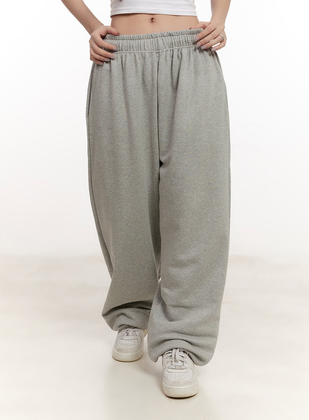 Embroidered Wide-Leg Sweatpants CM507