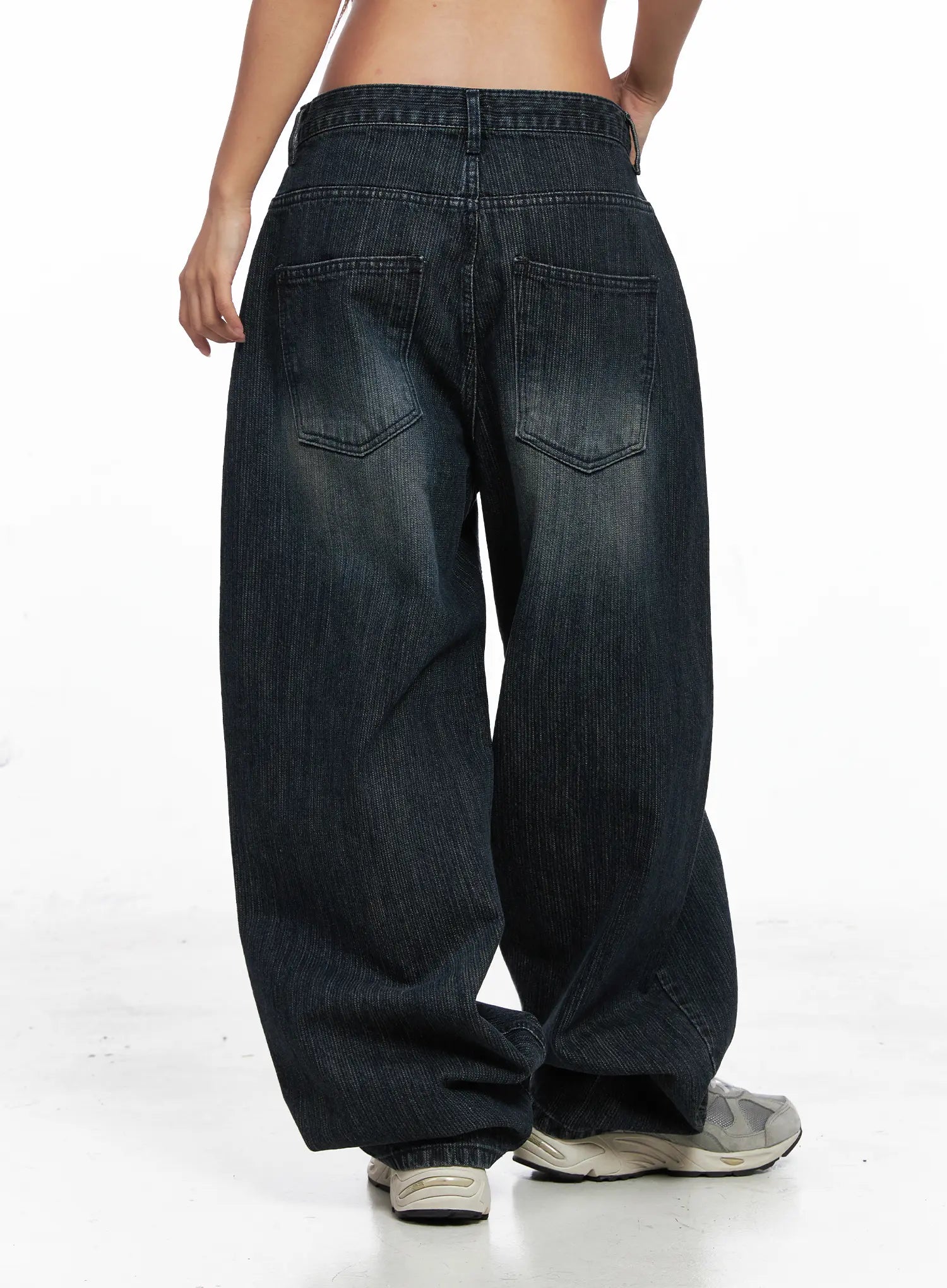 Aspyn Wide-Leg Washed Corduroy Jeans CO510