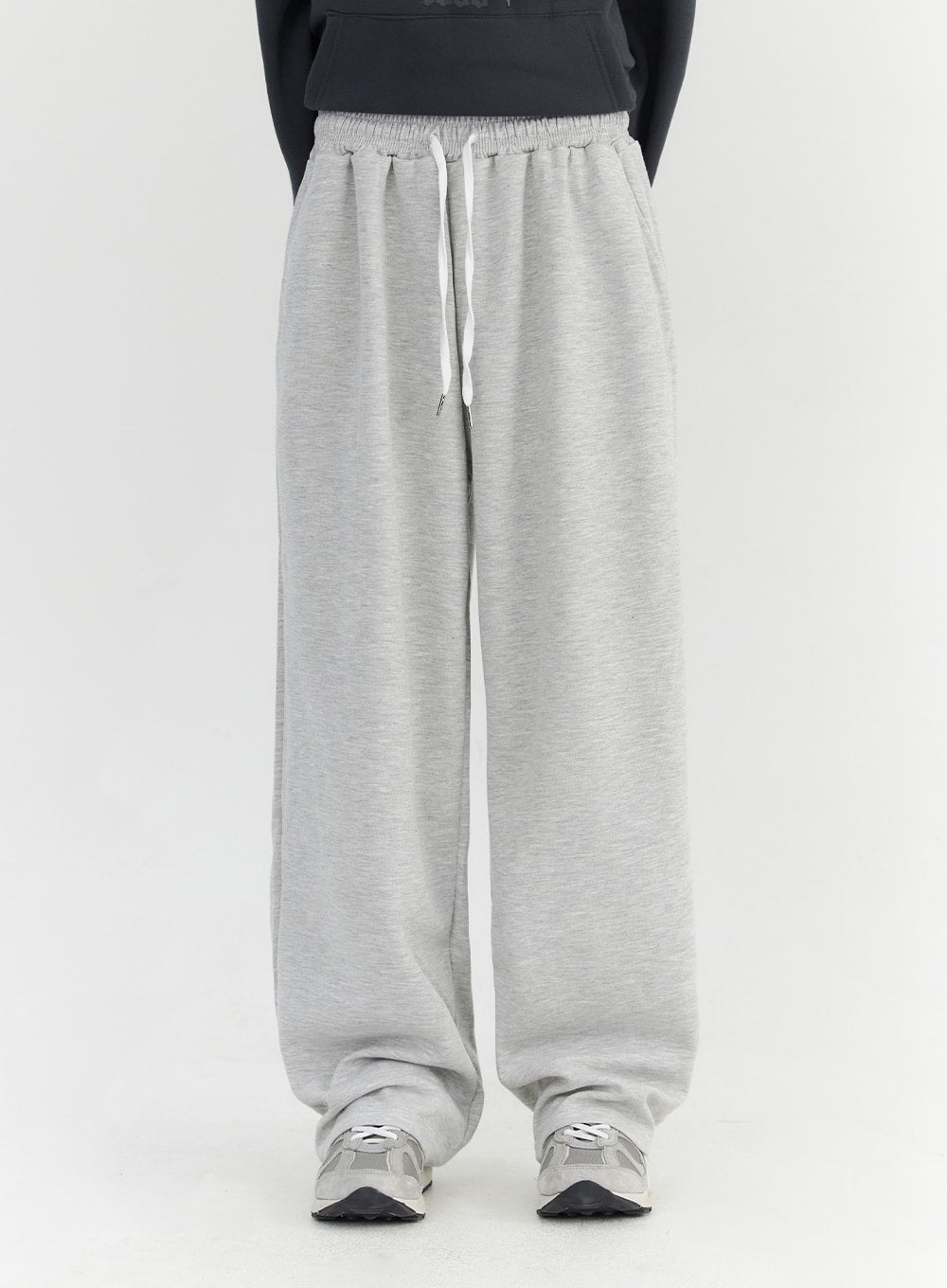 Wide Fit Banded Sweat Pants CO330