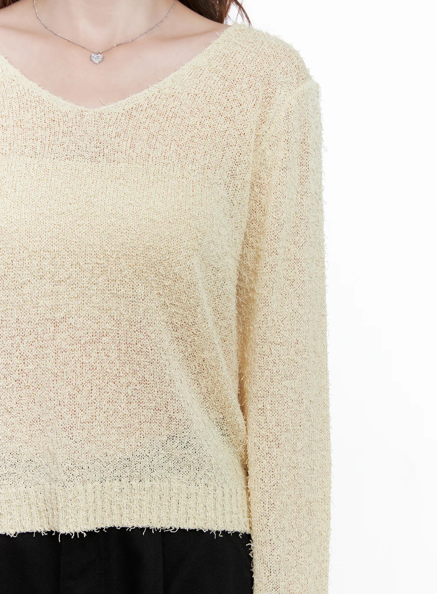 Loose-Fit V-Neck Knit Sweater CG521