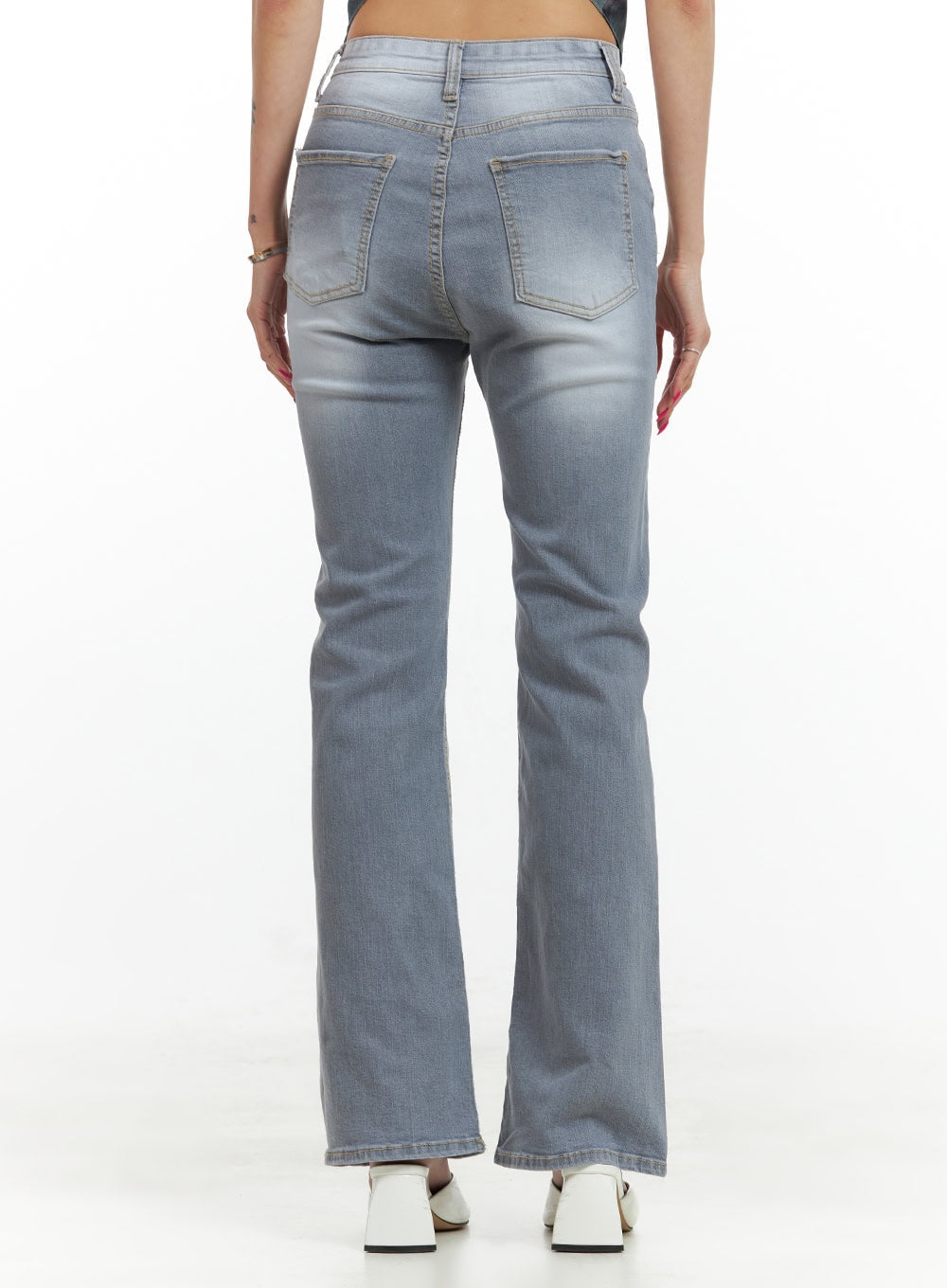 Lightwashed Bootcut Jeans CU417