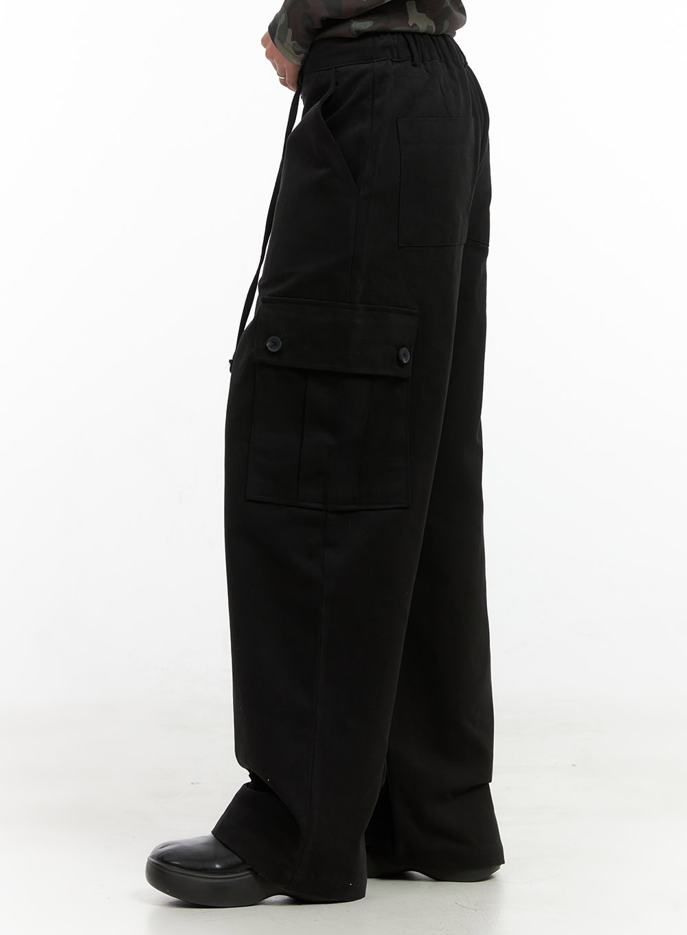 Wide-Fit Cargo Pocket Pants CO424