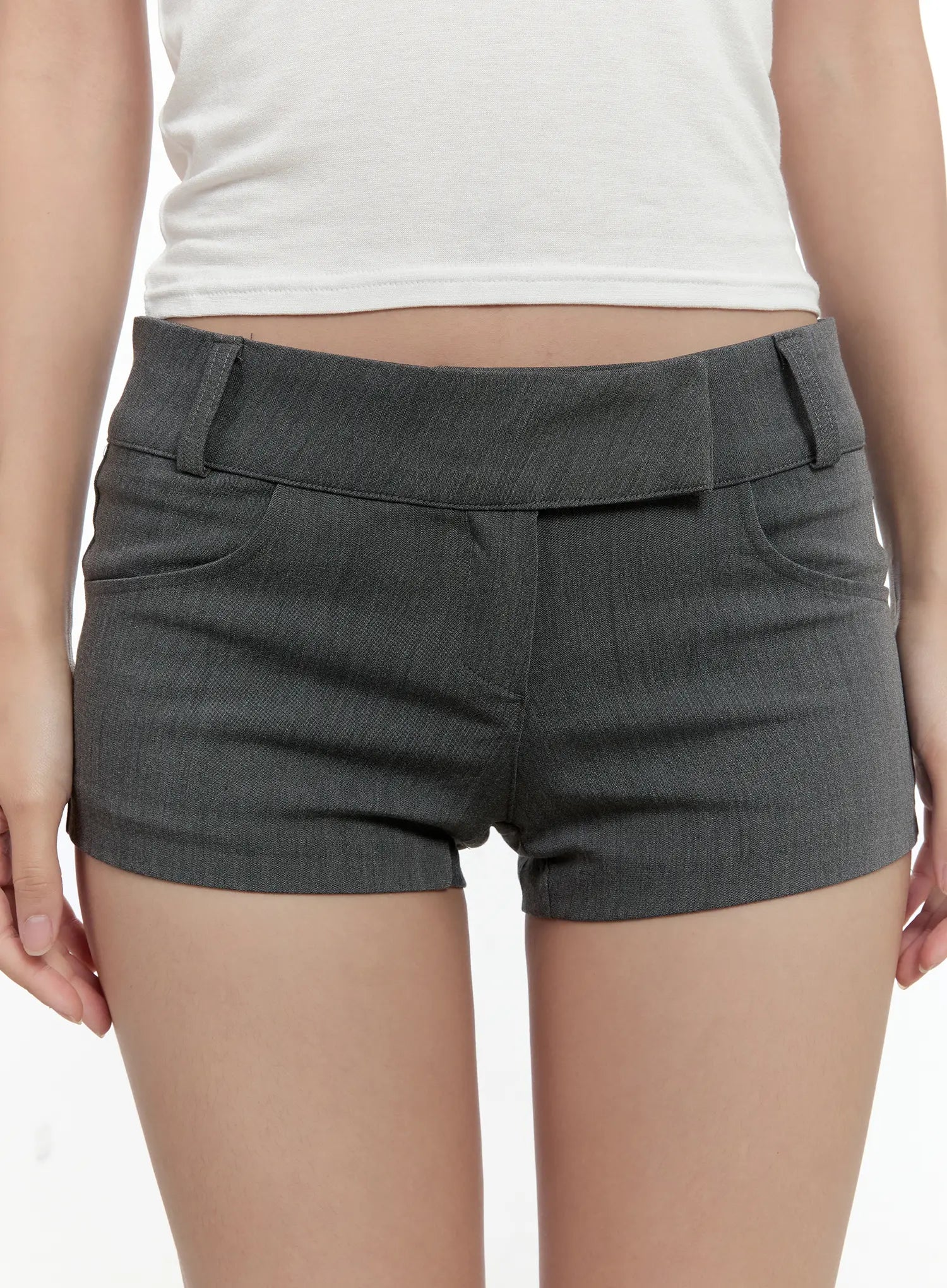 Chic Low-Rise Shorts CG501