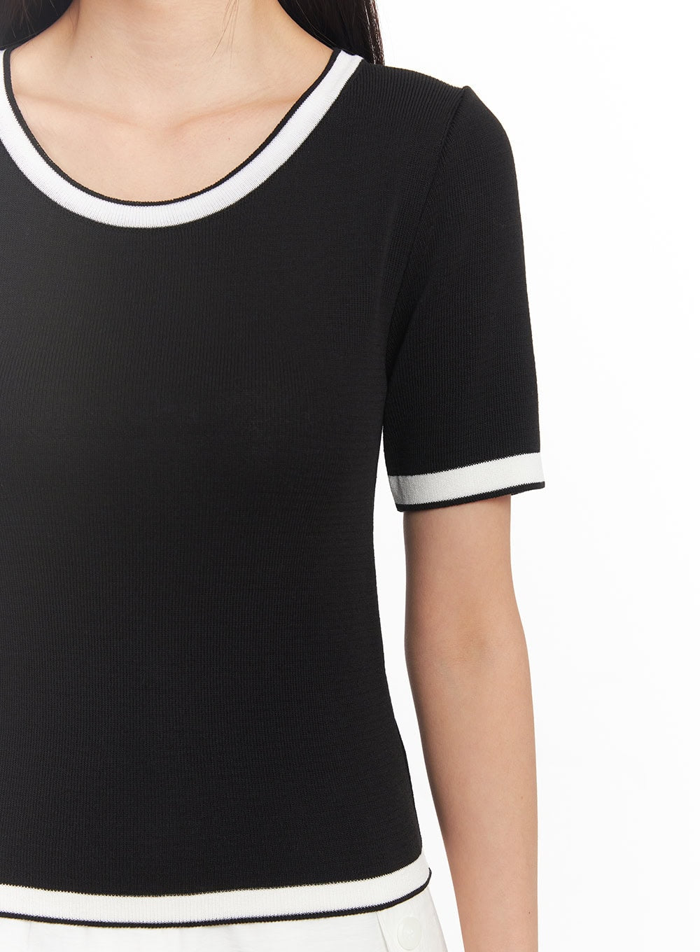 Classy Contrast Top IY513