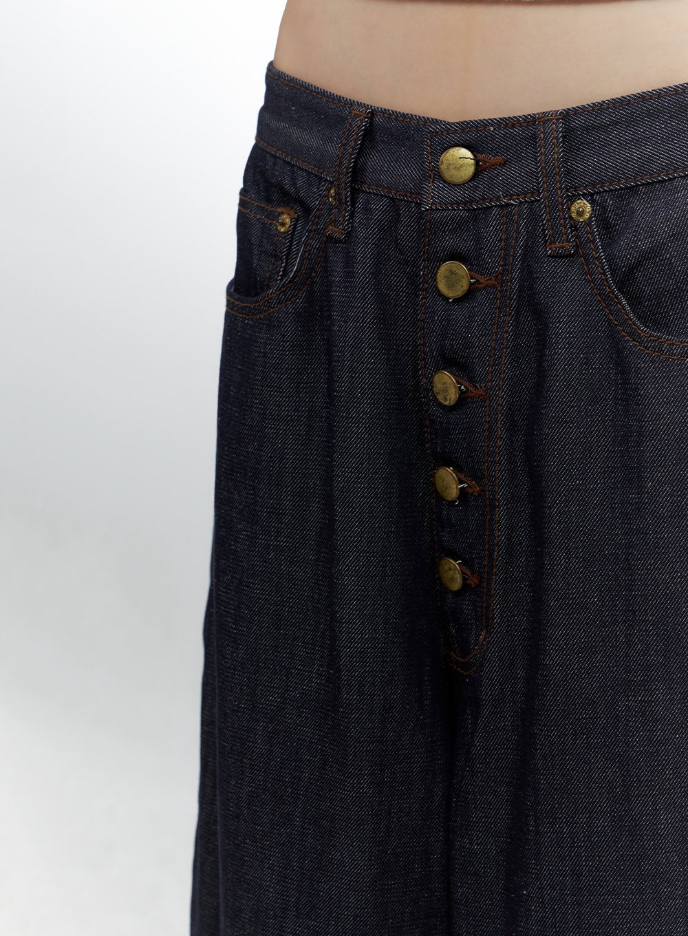 Etta Buttoned Non-Fade Denim Jeans CS420