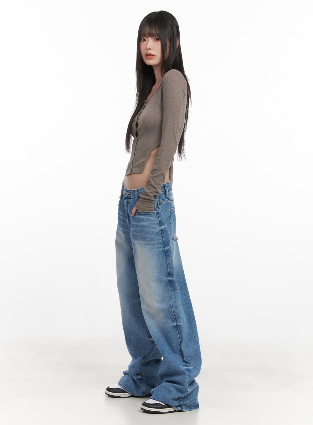 Buttoned Long-Sleeve Crop Top CJ524