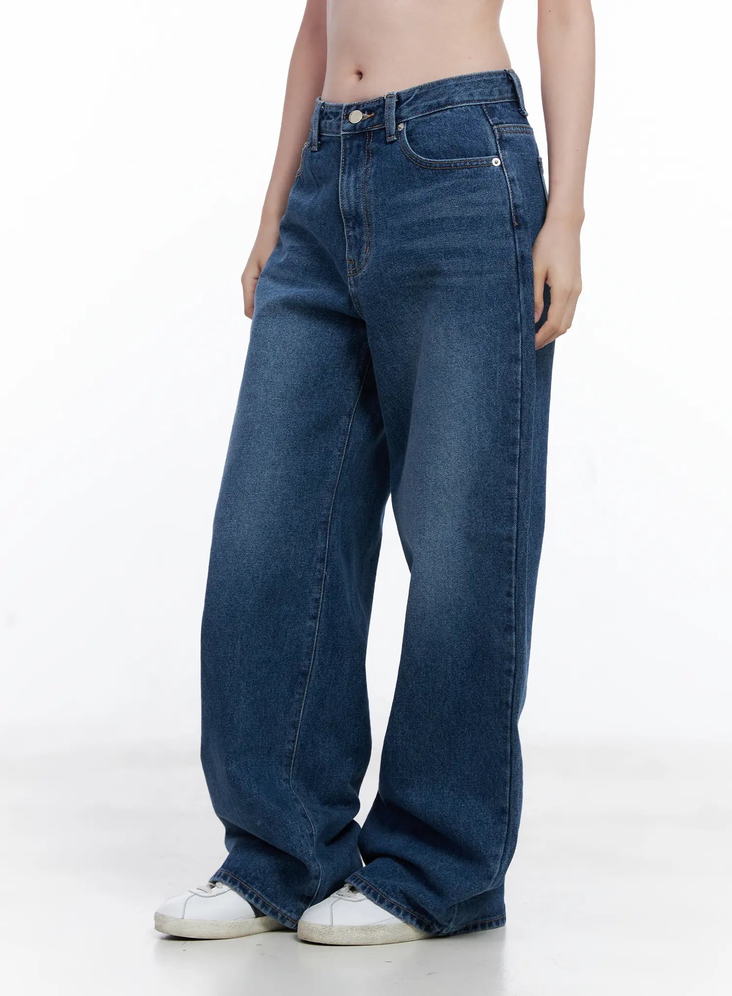 Rumi Wide Leg Straight Jeans CG520