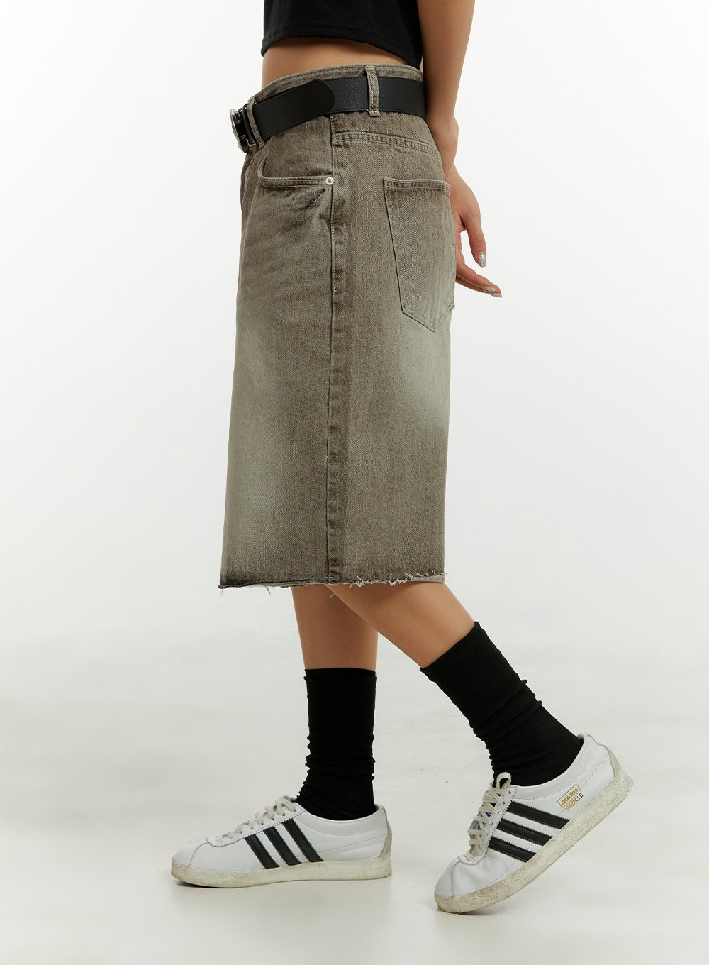 Destroyed Hem Bermuda Jorts CY409