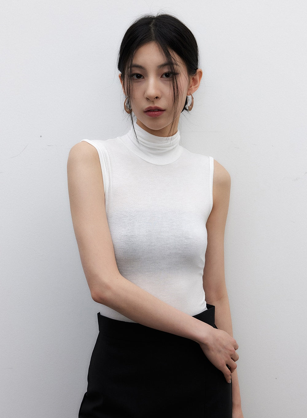 Sleeveless Mesh Turtleneck IY326