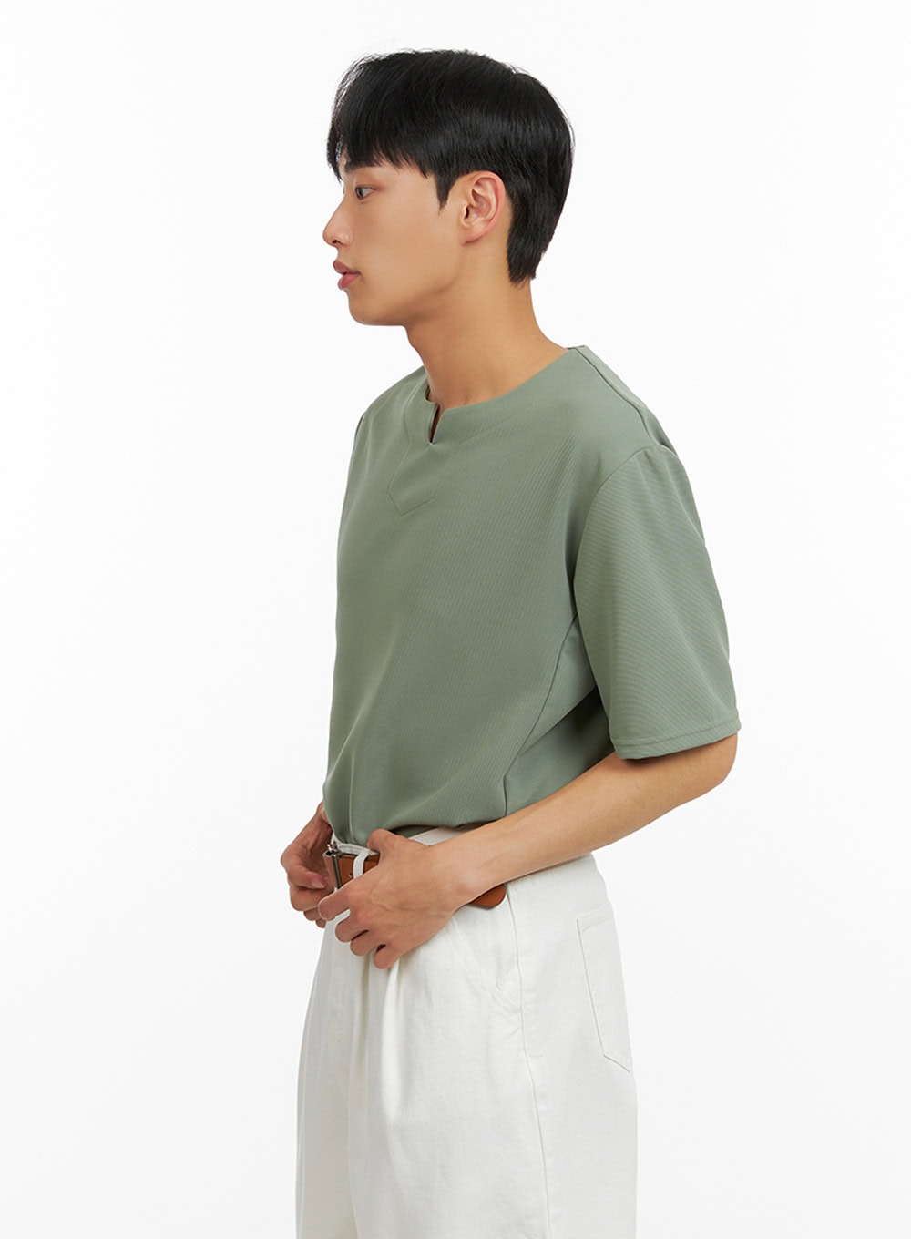 Men's Solid V-Neck T-Shirt IU414