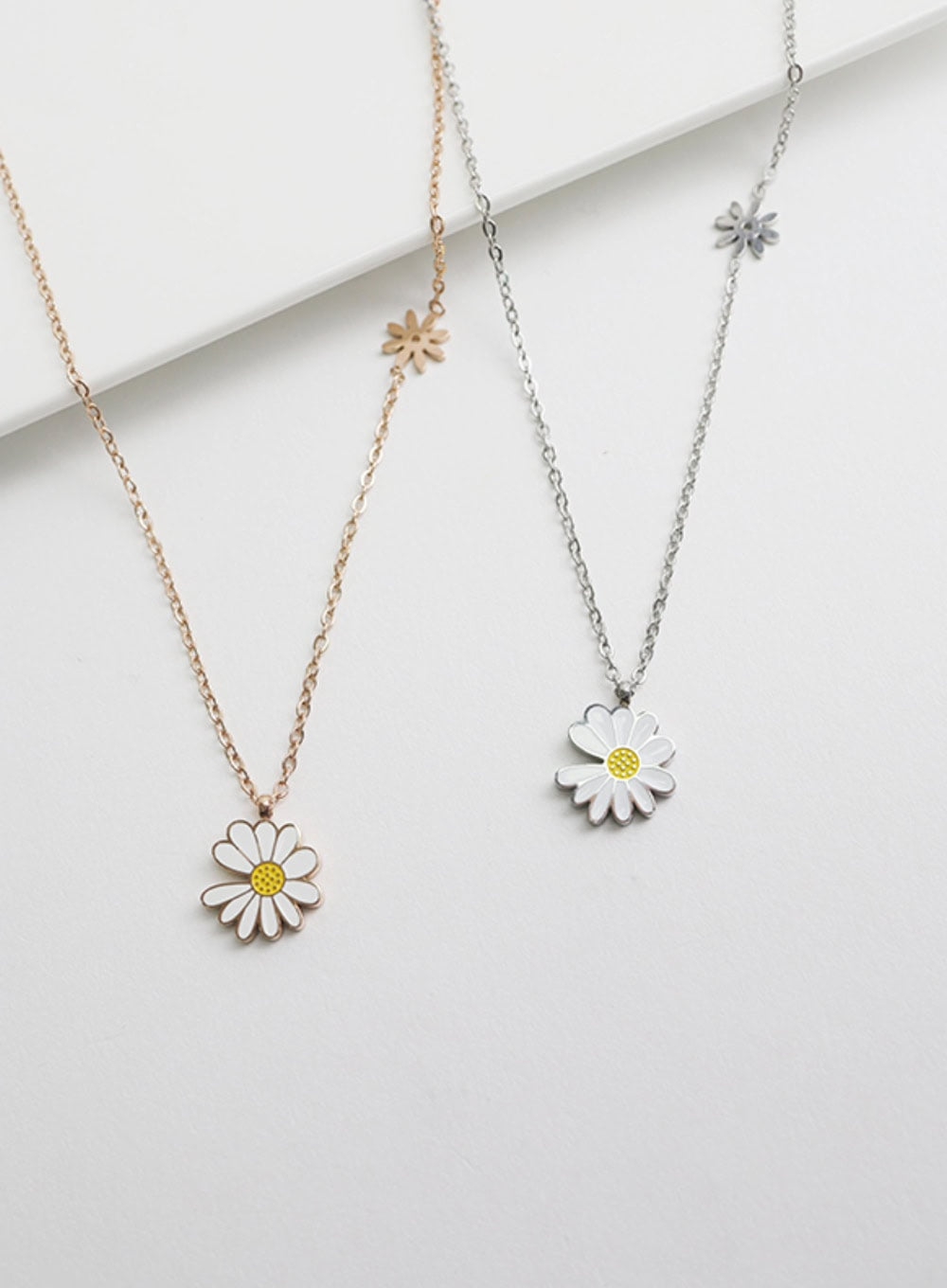 Daisy Fleabane Necklace IL403