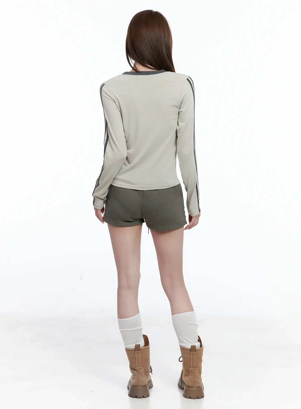 Comfort-Fit Studded Shorts CS501