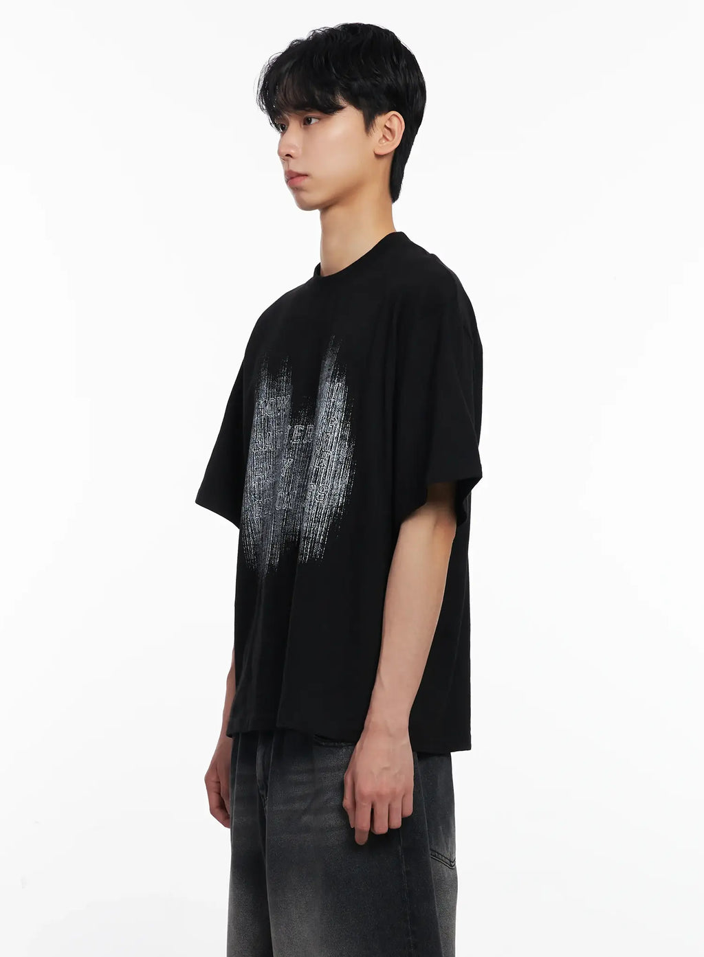 Men's Graphic Relaxed-Fit Tee IU526