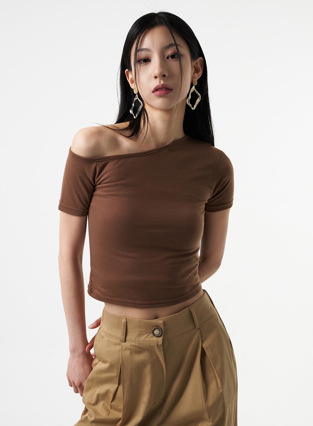 Off-Shoulder Tee IA325