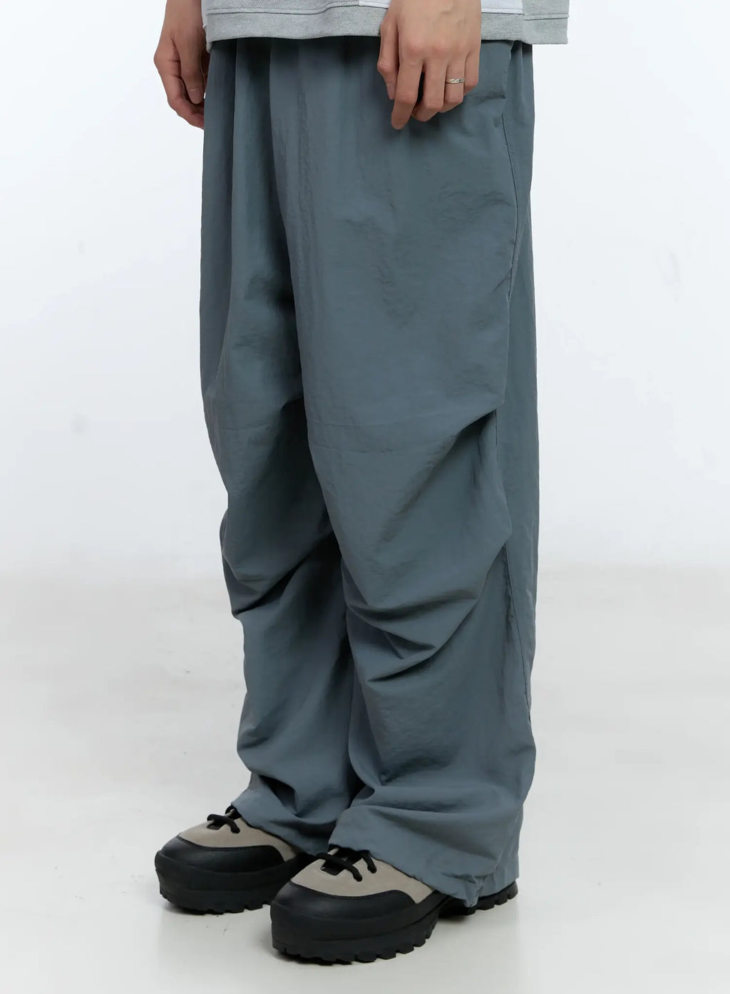 Men's Parachute Cargo Pants IG501