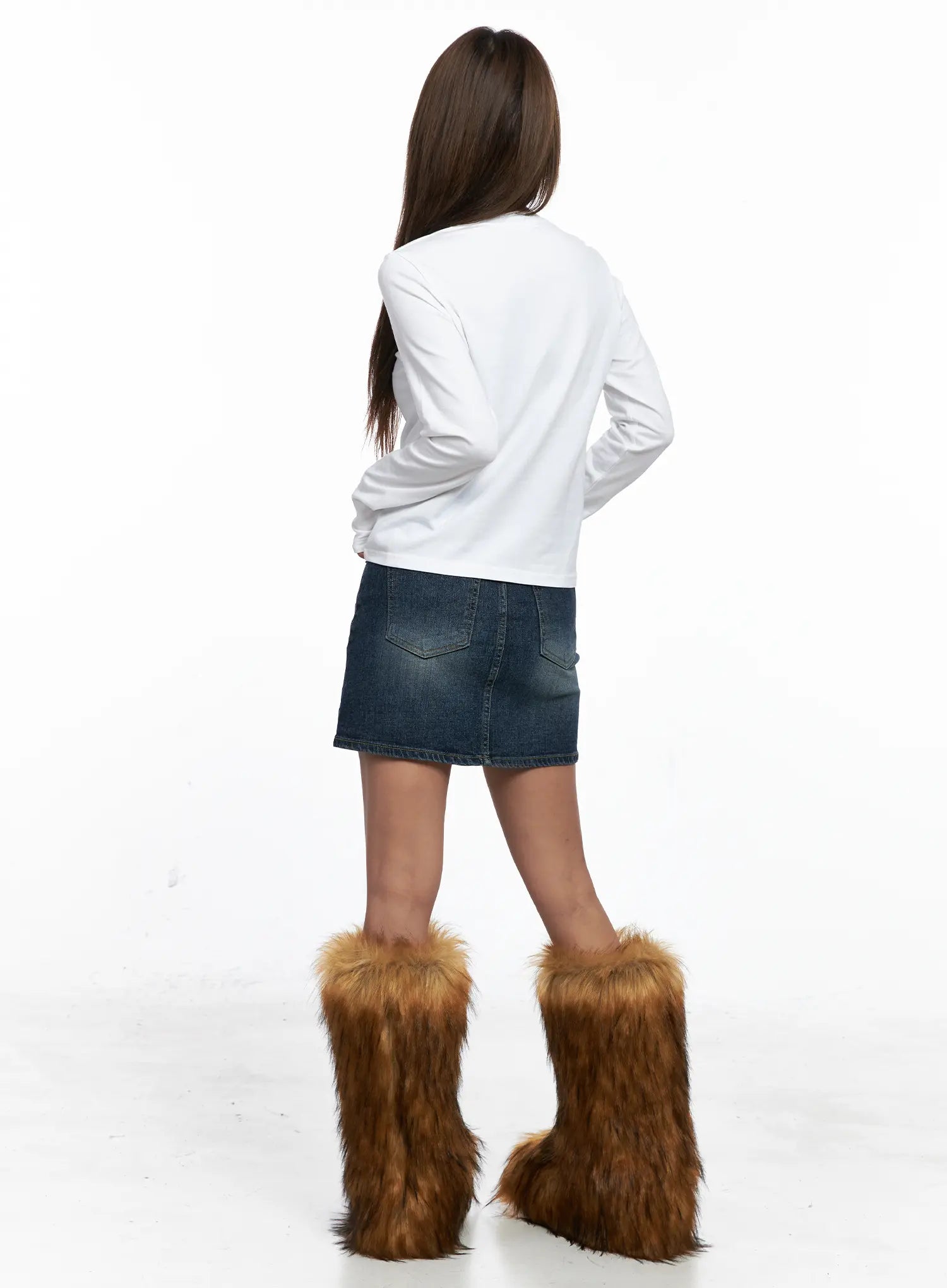 Basic Round Neck Cropped Long Sleeve Top CO513