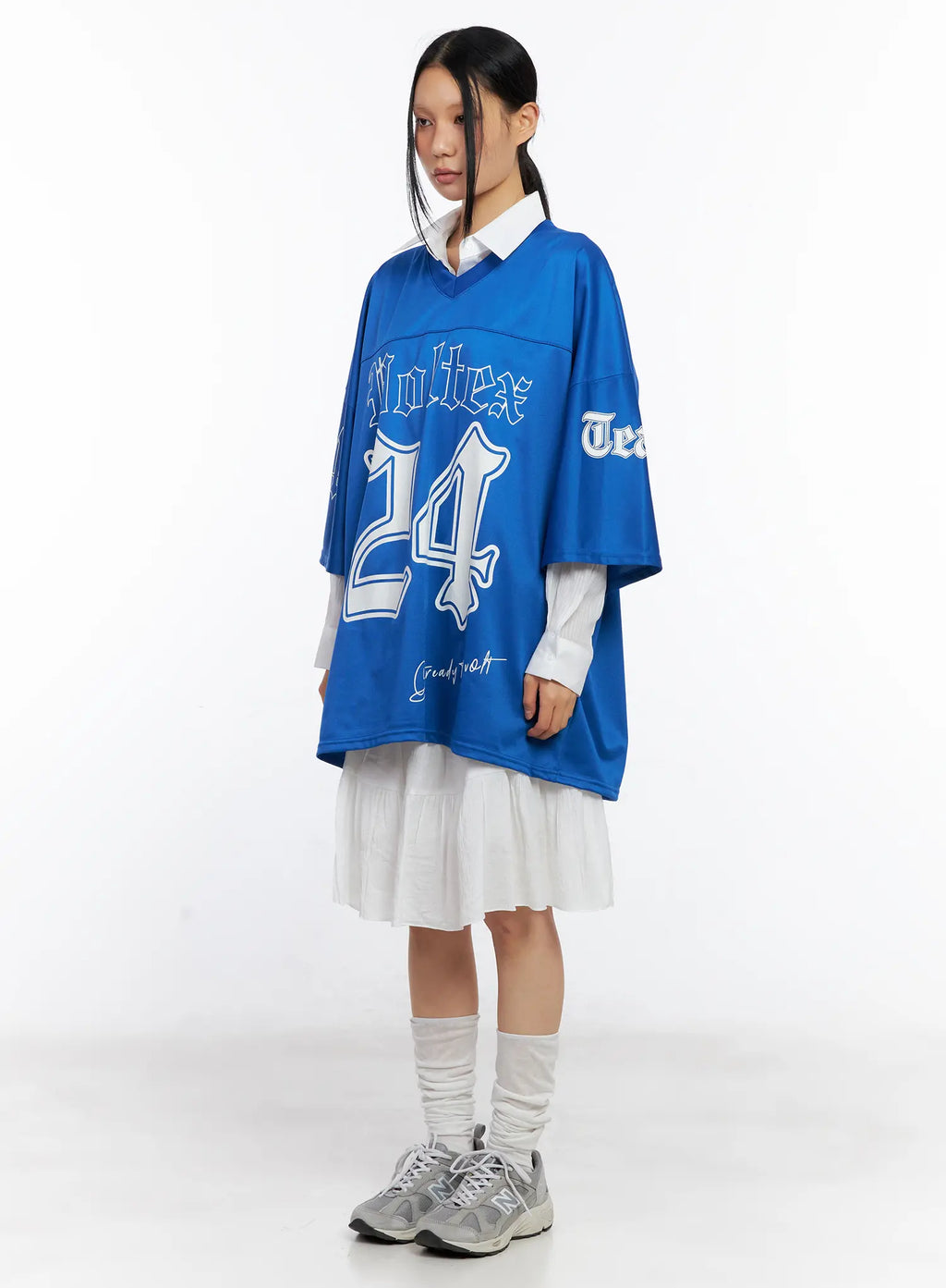 Oversized V-Neck Graphic Tee CL529