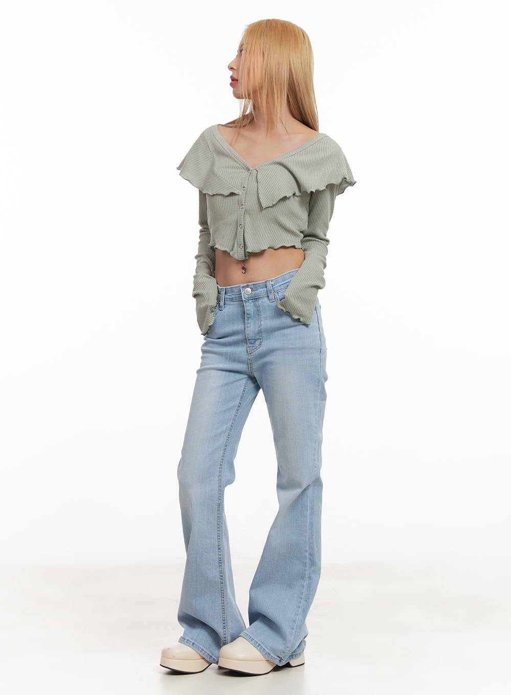 Suzy Slim-Fit Bootcut Jeans CM505