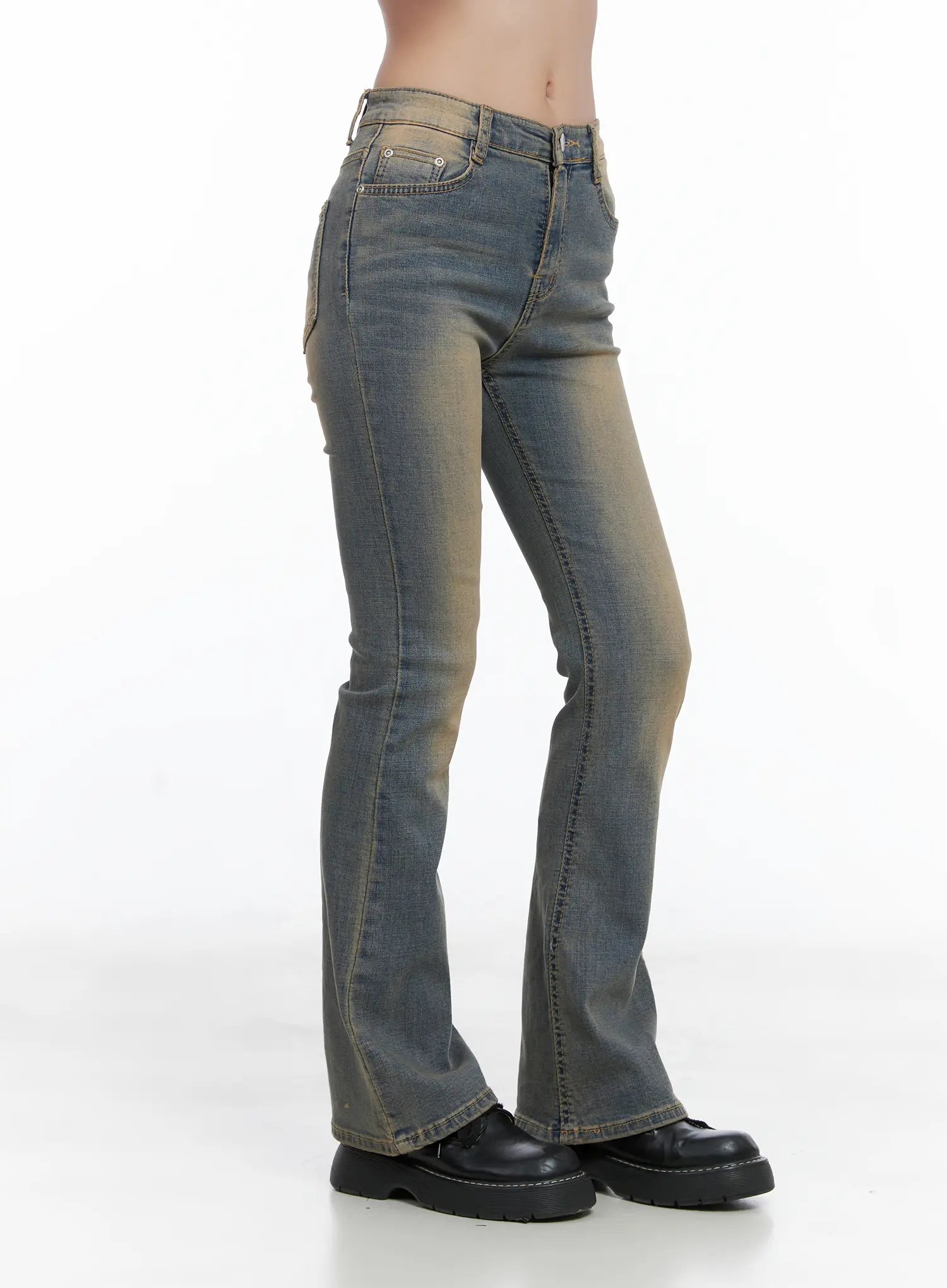 August Vintage Wash Flare Jeans CS502