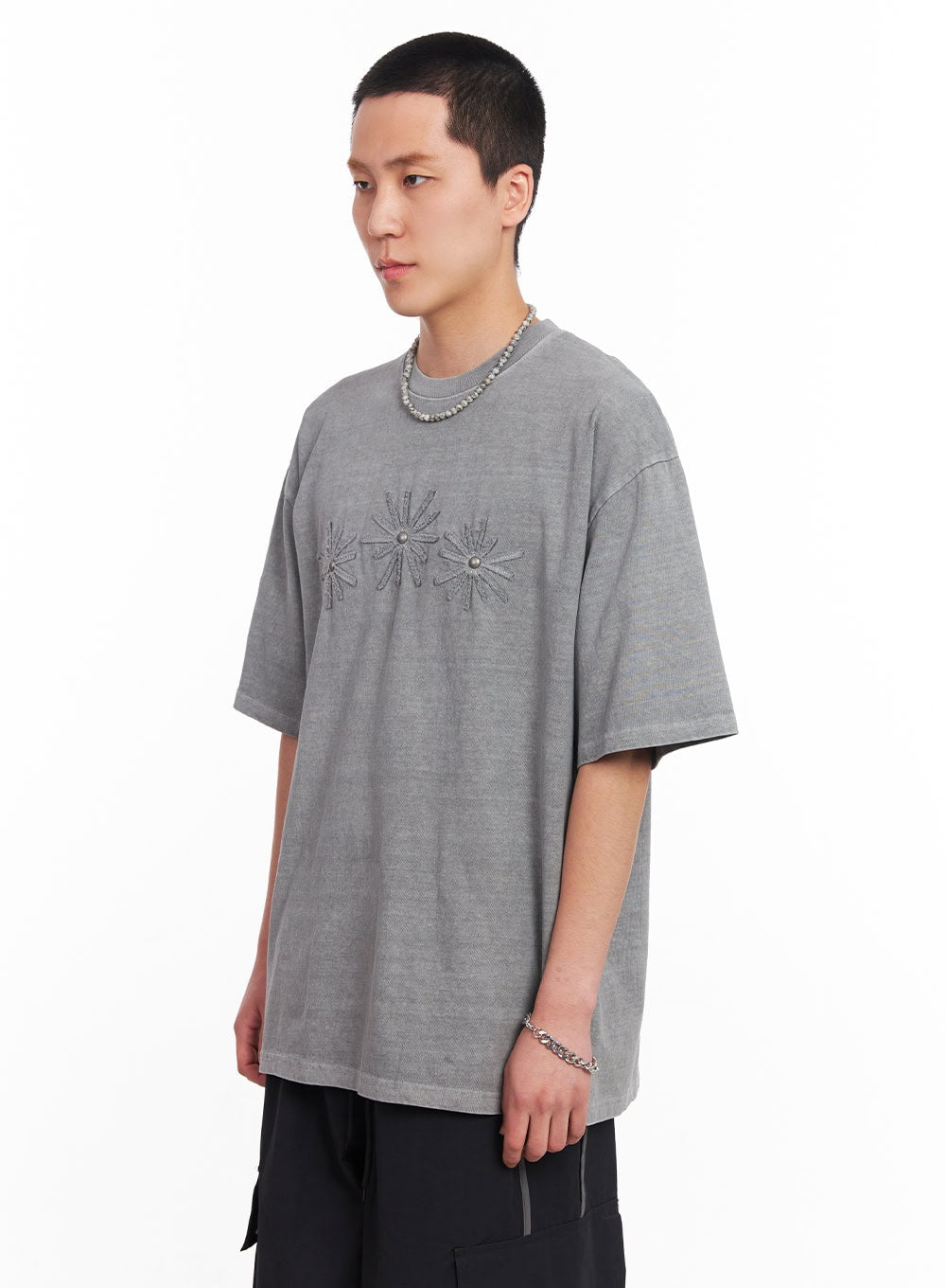 Men's Studded Daisy T-Shirt IU503