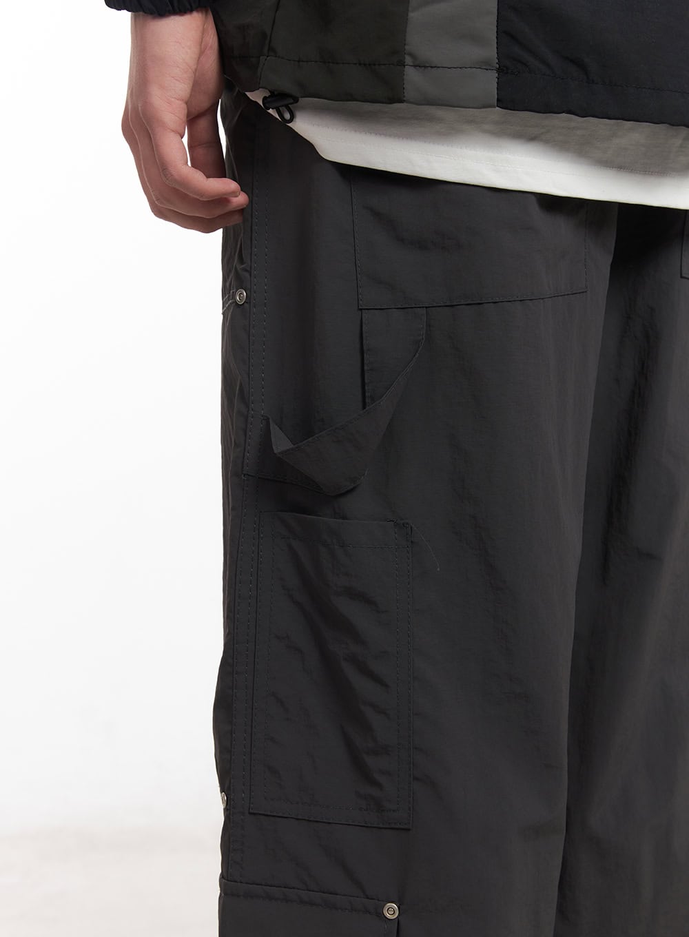 Men's Nylon Wide-Fit Cargo Pants IM517