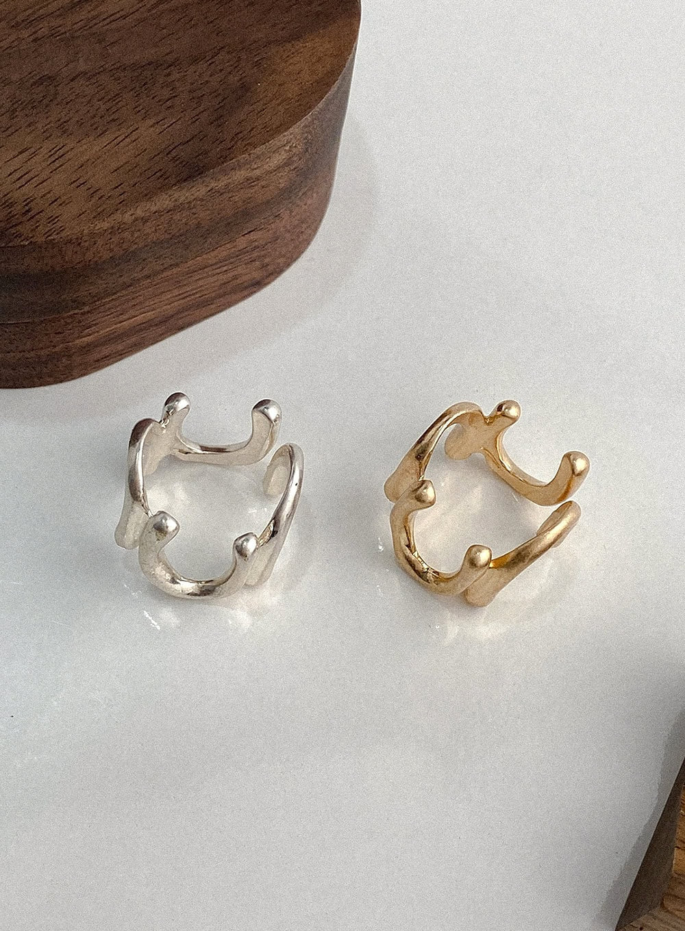 Orwell Bold Curve Ring IA524