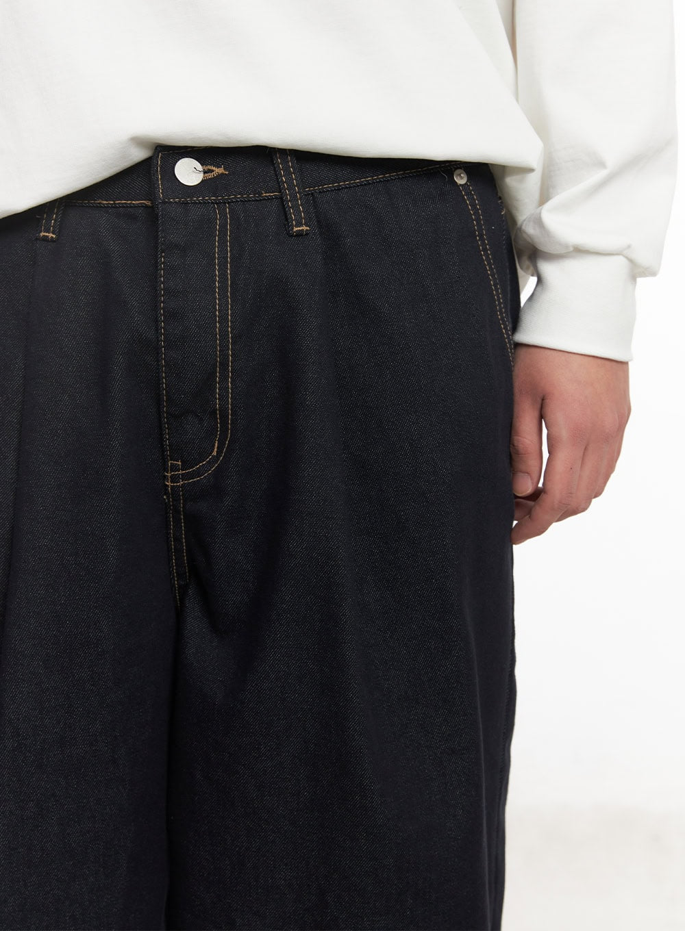 Men's Stitched Wide-Leg Jeans IM517