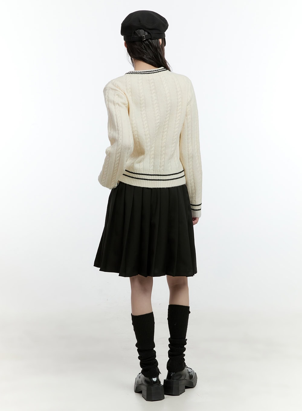 Cable-Knit V-Neck Sweater CF506