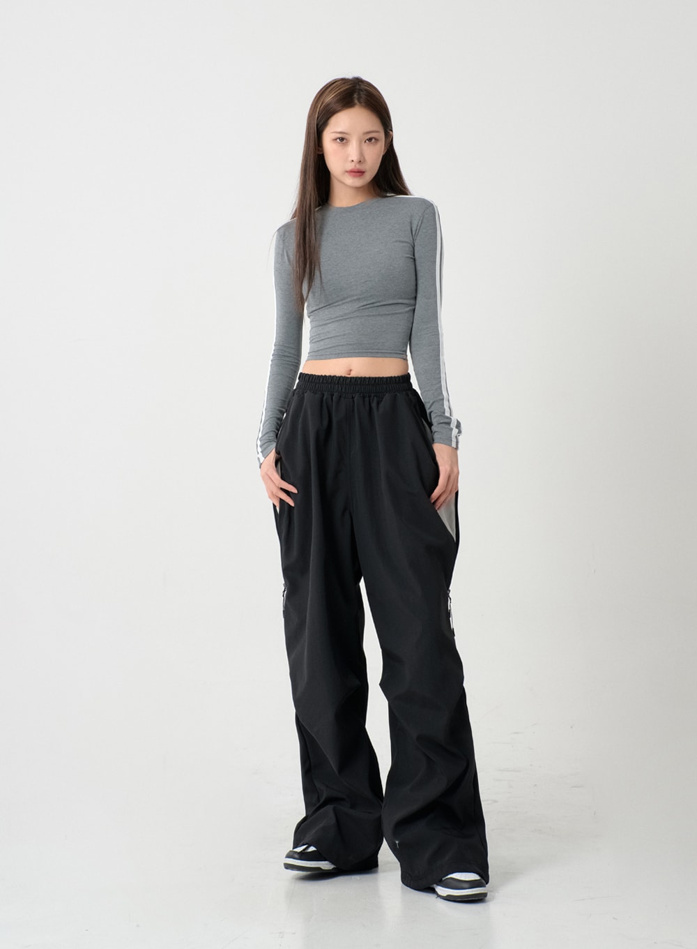 Unique Side Zipper Detailing Wide Bending Pants IS07