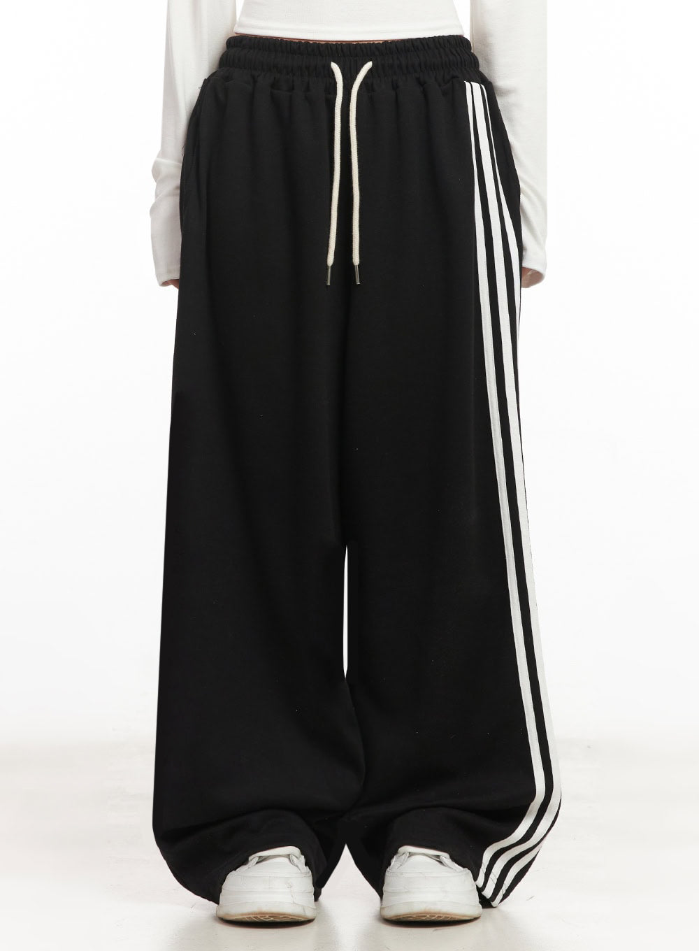 String Buttoned Trackpants IM524