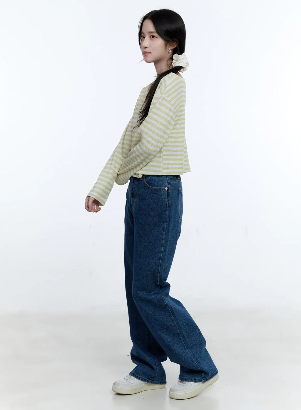 Striped Loose-Fit Long-Sleeve Top CG514