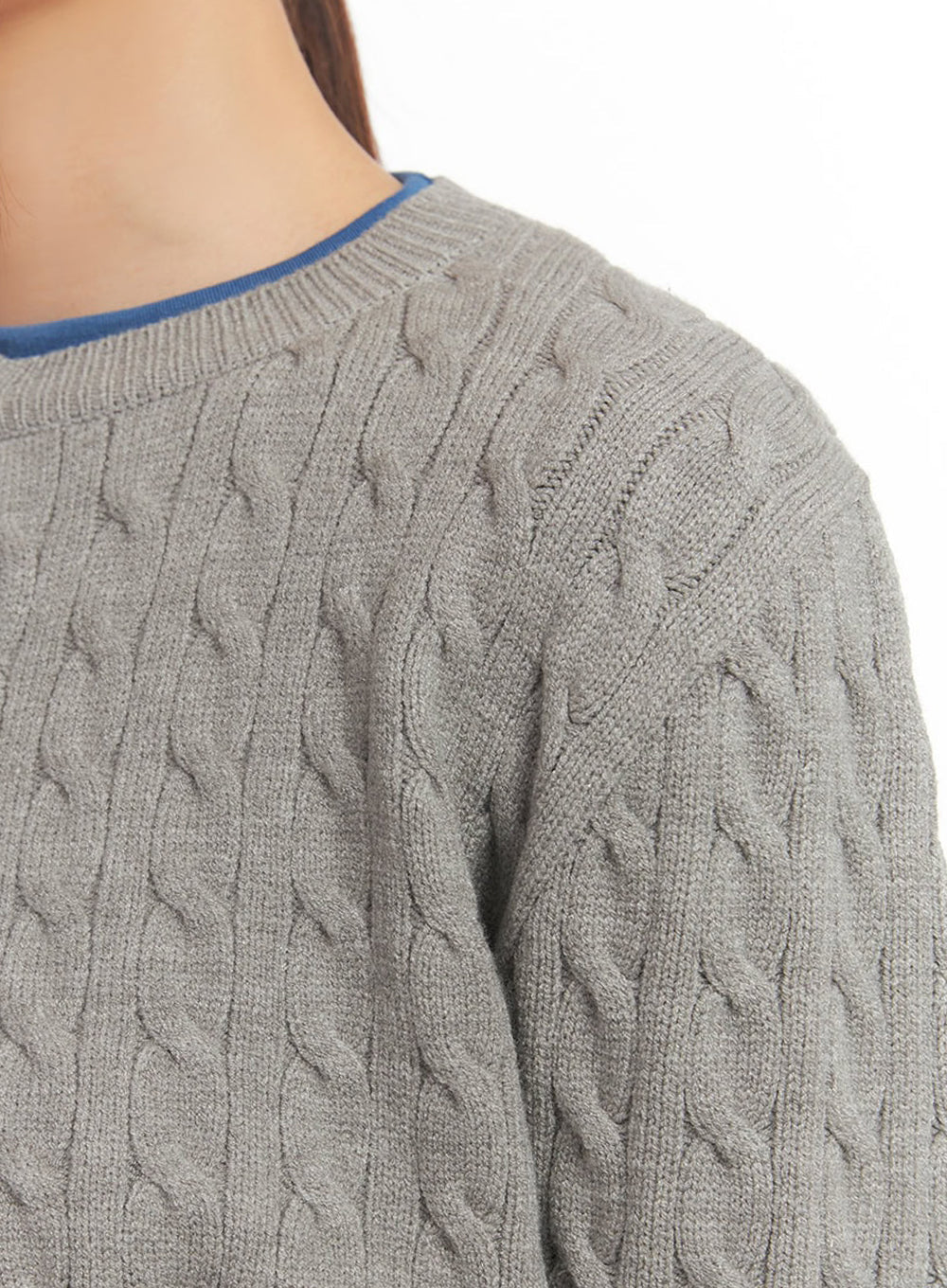 Cable-Knit Buttoned Cardigan IM524