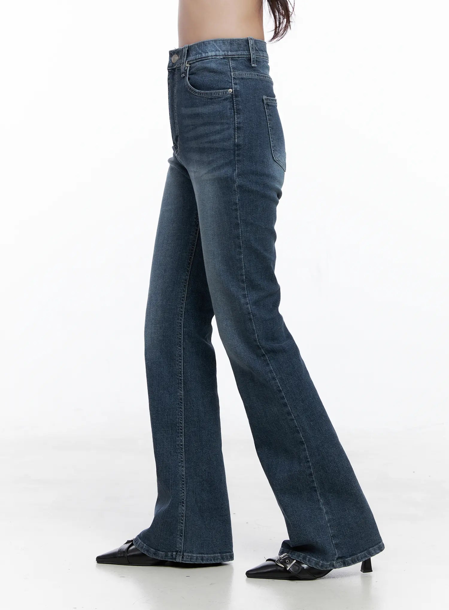 Baylor Mid-Rise Flared Jeans CS519