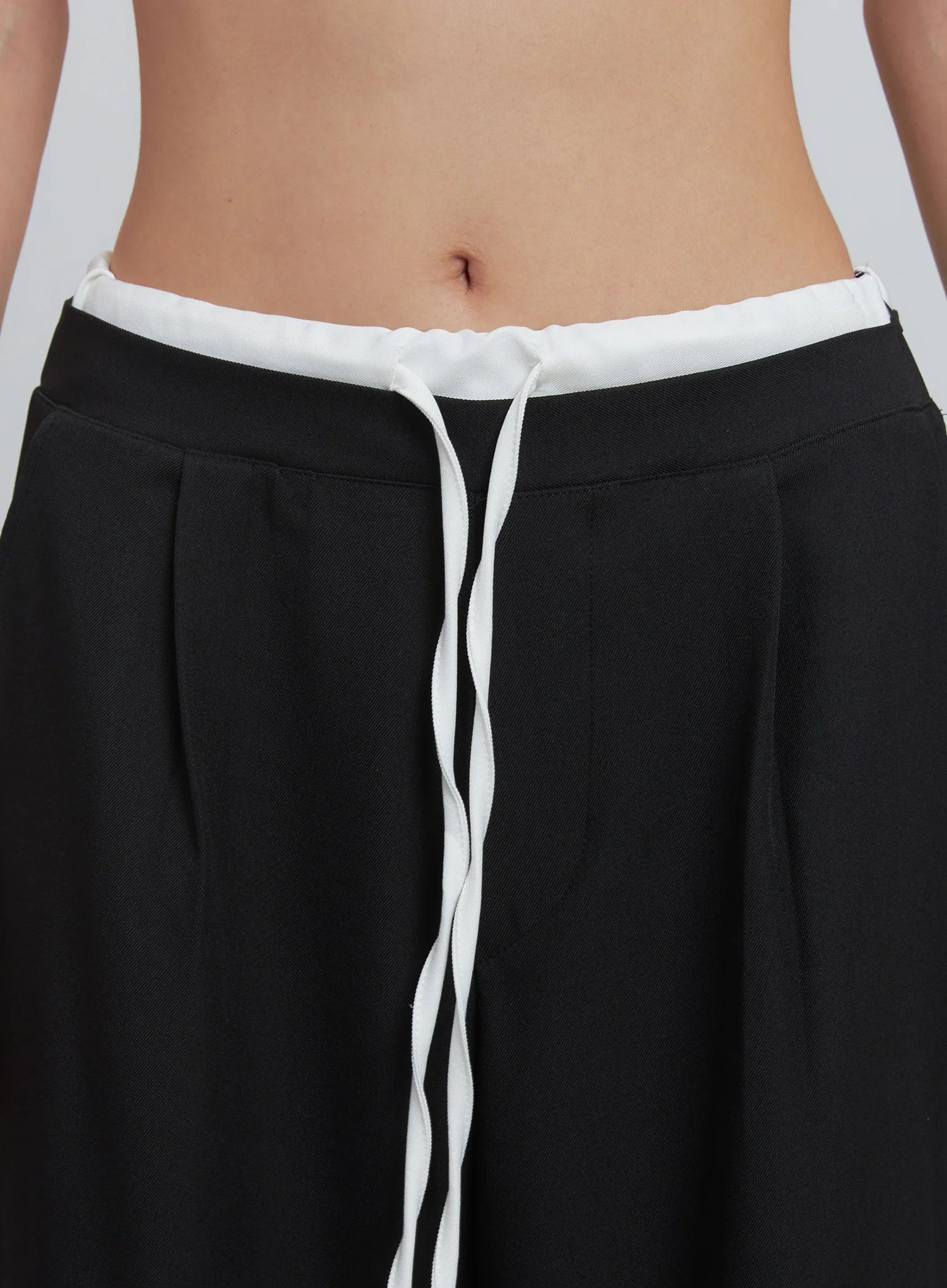 Layered Pintuck Wide-Leg Pants IU512