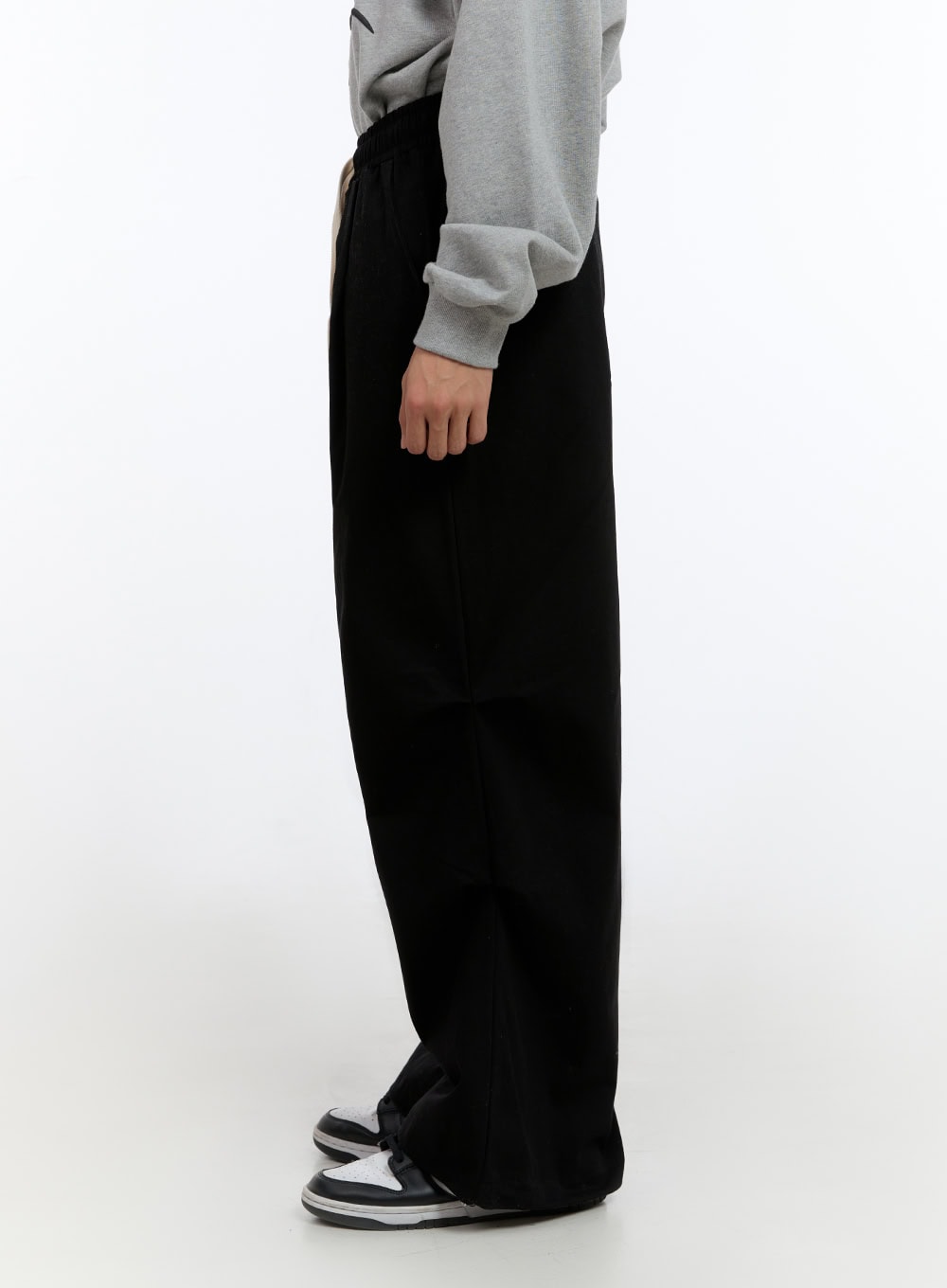 Men's Solid Banded Parachute Pants IS413