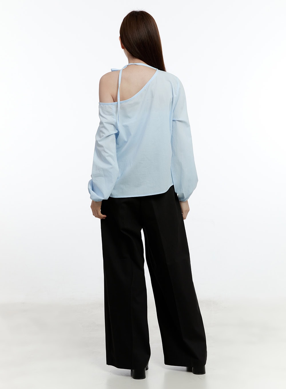 Loose-Fit One-Shoulder Blouse CM521