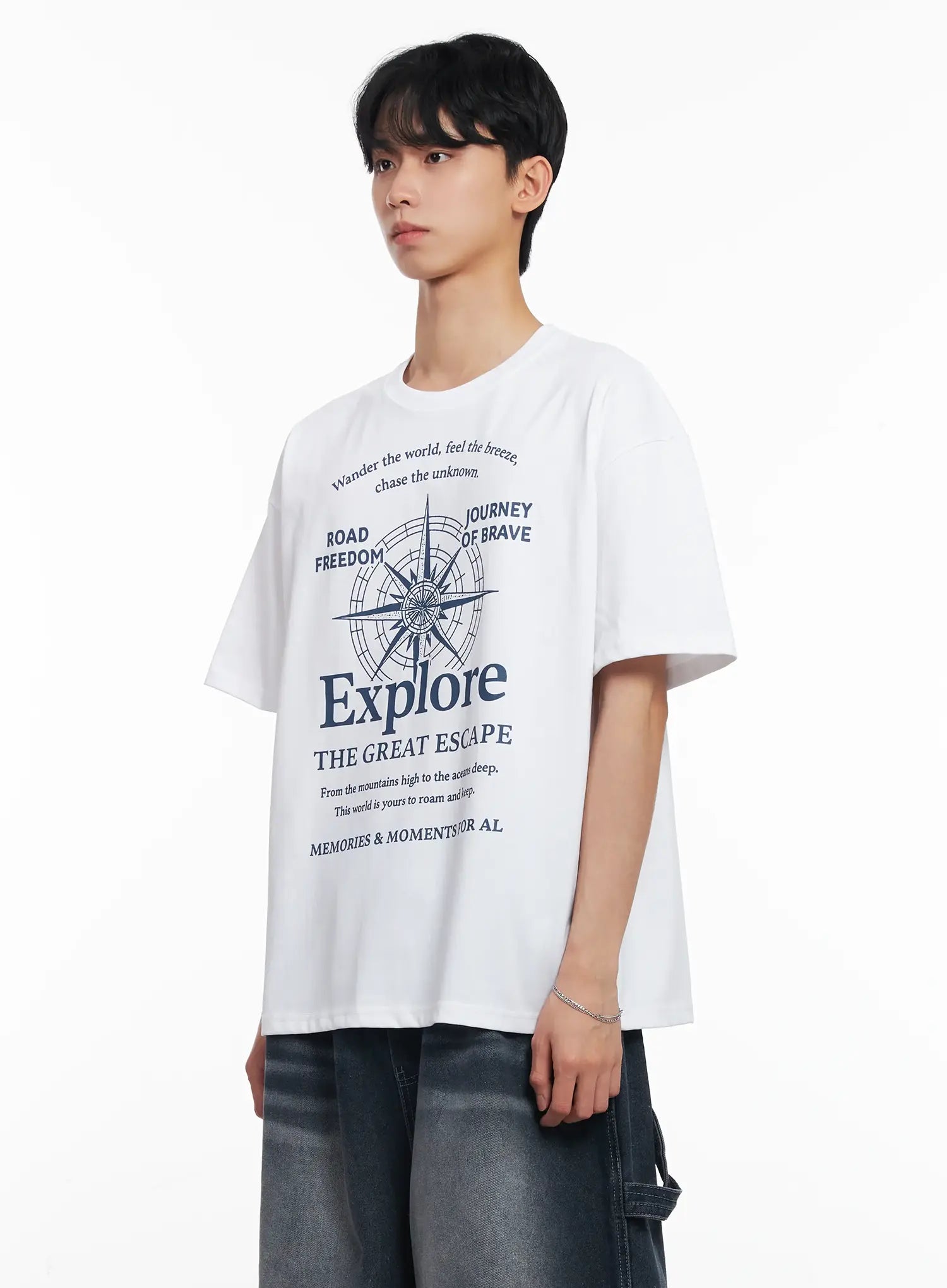 Men's "Explore" Graphic Tee IL504